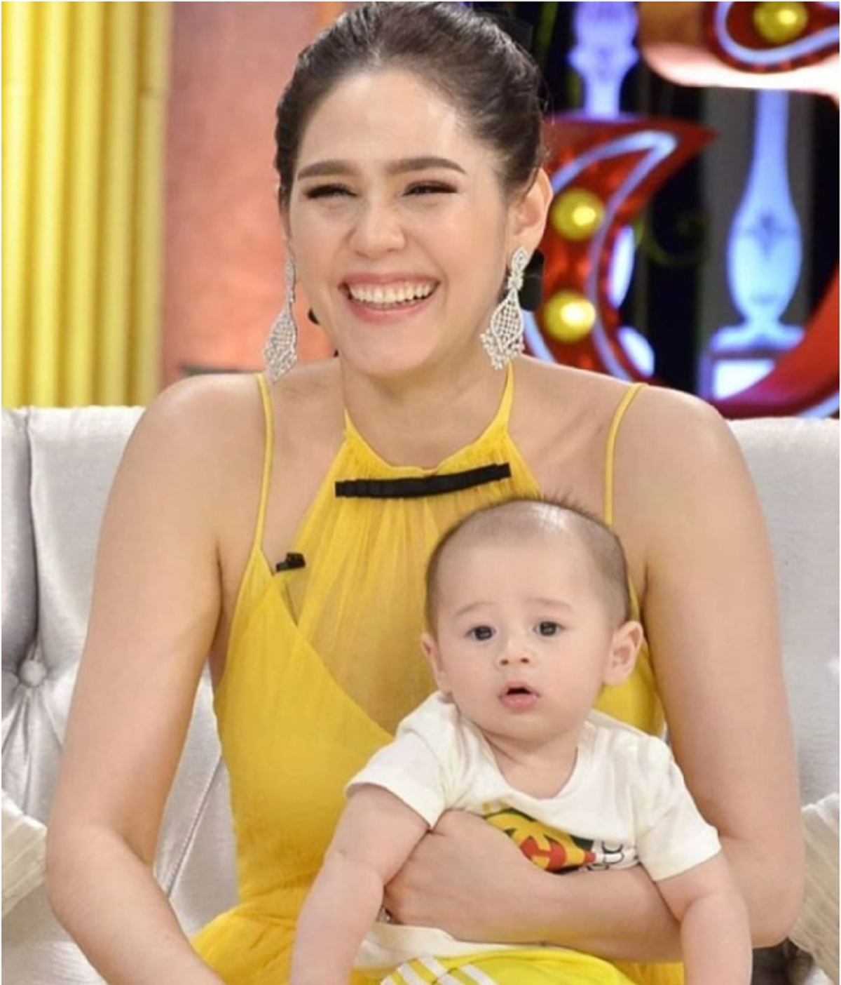 ขำกรามค้างกันทั้งสตู !! โมเมนต์สุดอึ้ง "สายฟ้า-พายุ" ออกรายการกับ "แม่ชมพู่" ครั้งแรก! ทำคนดูรอลุ้น..ฮากันทั้งประเทศ !! (ชมคลิป)