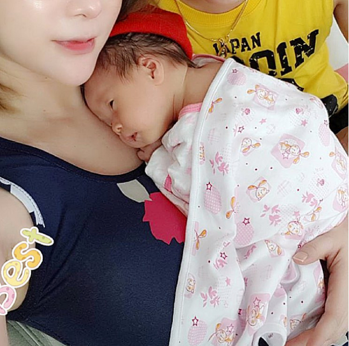 วิถีแม่ลูกอ่อน !! ส่องชีวิตล่าสุด "นิกกี้ พริตตี้เงินล้าน" ในบทบาทคุณแม่เต็มตัว บอกเลยสตรองมาก !! (ชมคลิป)