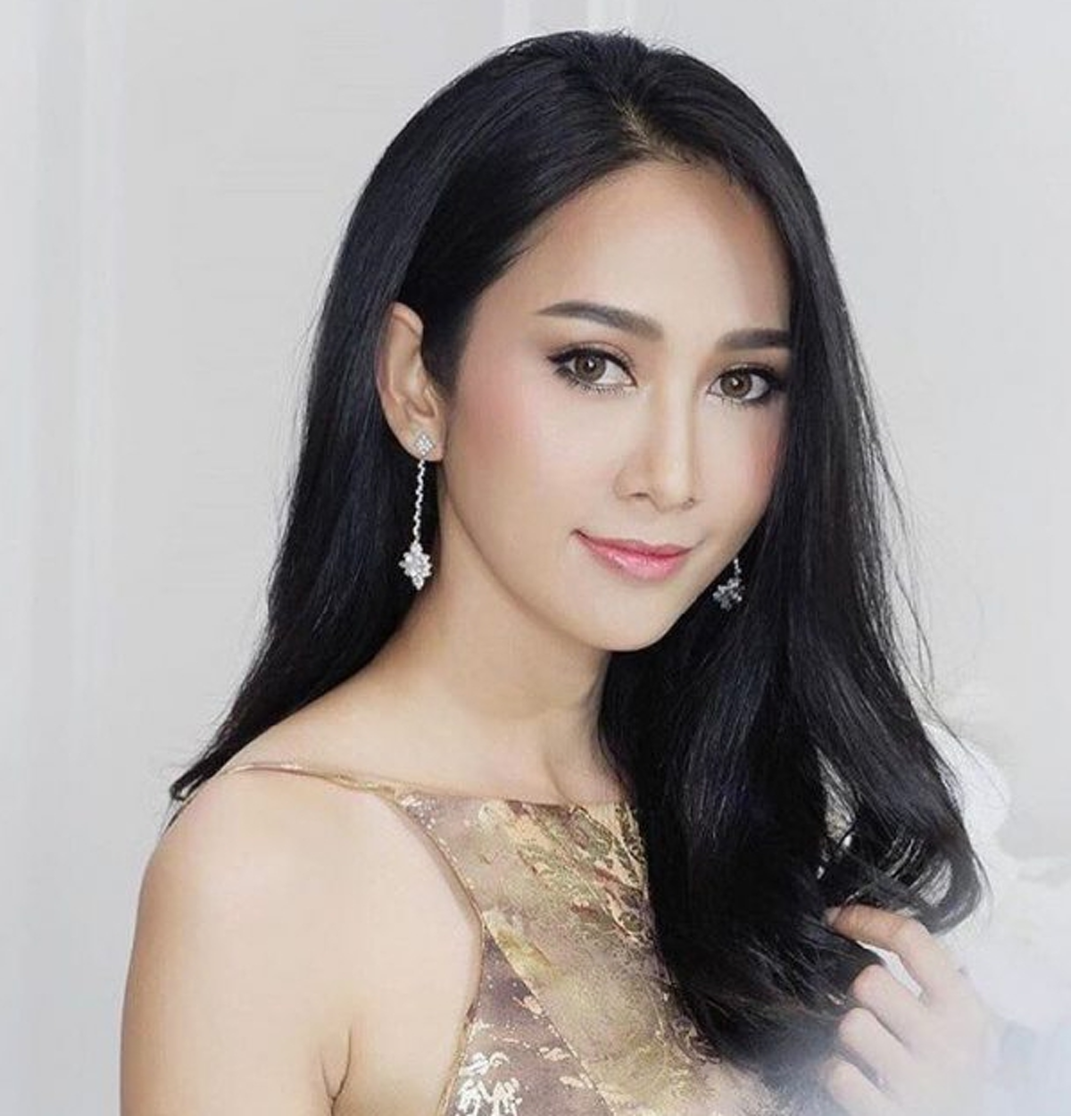 *ตะลึงตาโต!!! เผยโฉมหน้า "7ดาราชื่อดังของไทย"บ้านยากจน แต่สู้ชีวิต จนชีวิตพลิกผัน กลายเป็น"ซุปตาร์"ที่มีชื่อเสียงและเงินมหาศาล!!! (เนื้อหา)