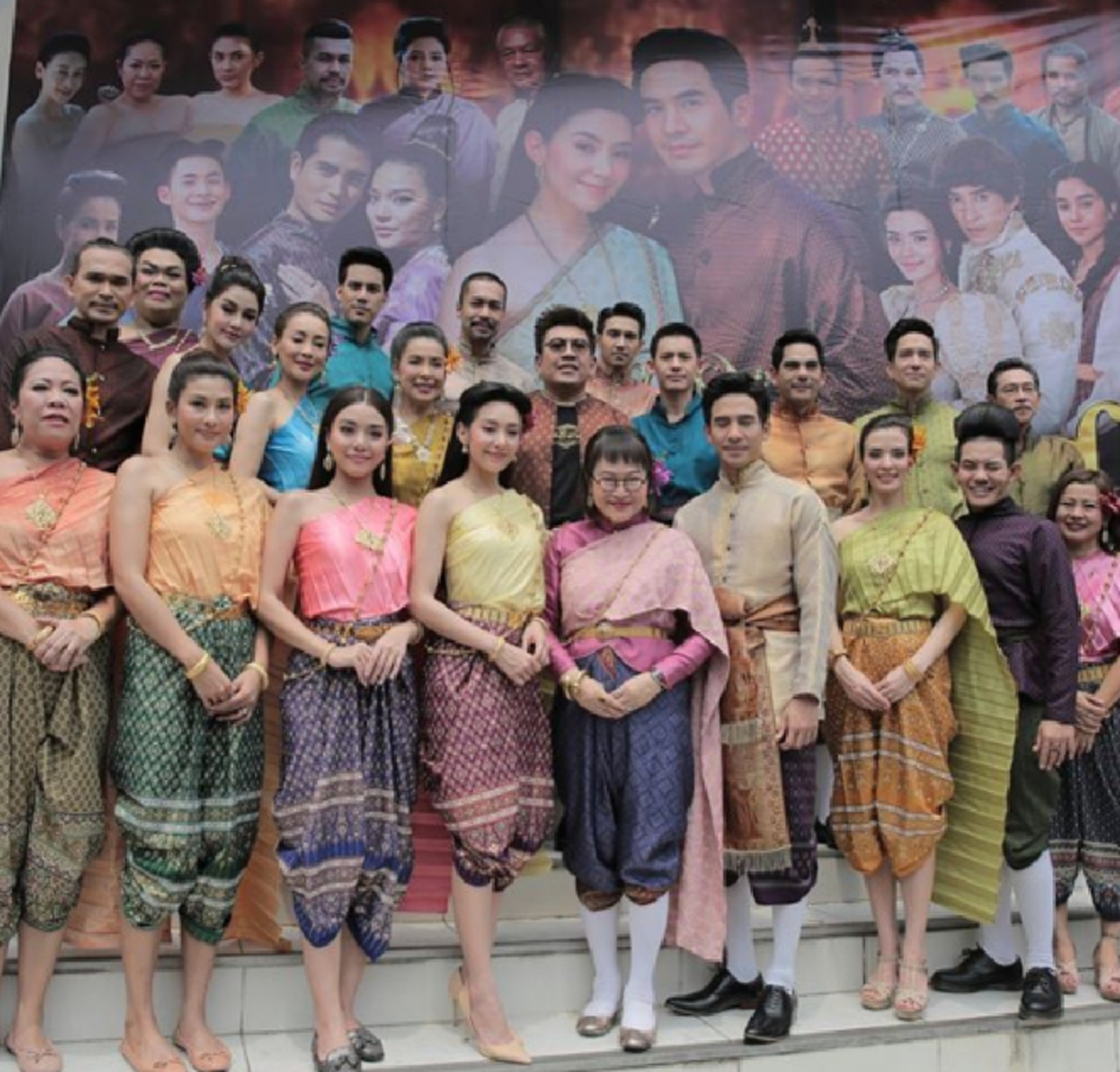 หลายคนไม่เคยรู้!!! ส่องชีวิตเบื้องหลัง "พระนารายณ์" รับบทโดย "ปราบ" ในละครบุพเพสันนิวาส แท้จริงเคยเก็บนกข้างทางมาเลี้ยง (มีคลิป)