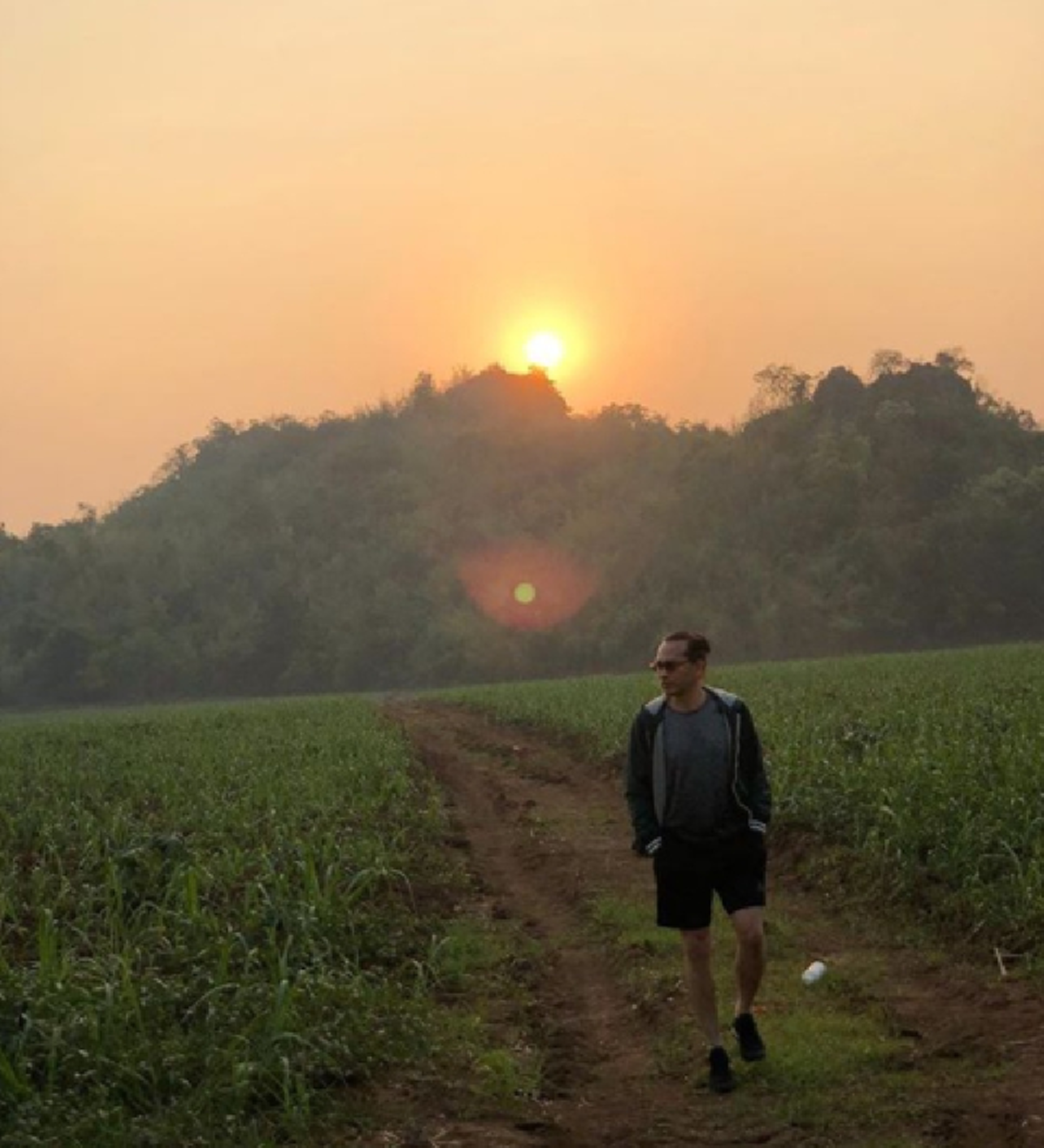 หลายคนไม่เคยรู้!!! ส่องชีวิตเบื้องหลัง "พระนารายณ์" รับบทโดย "ปราบ" ในละครบุพเพสันนิวาส แท้จริงเคยเก็บนกข้างทางมาเลี้ยง (มีคลิป)