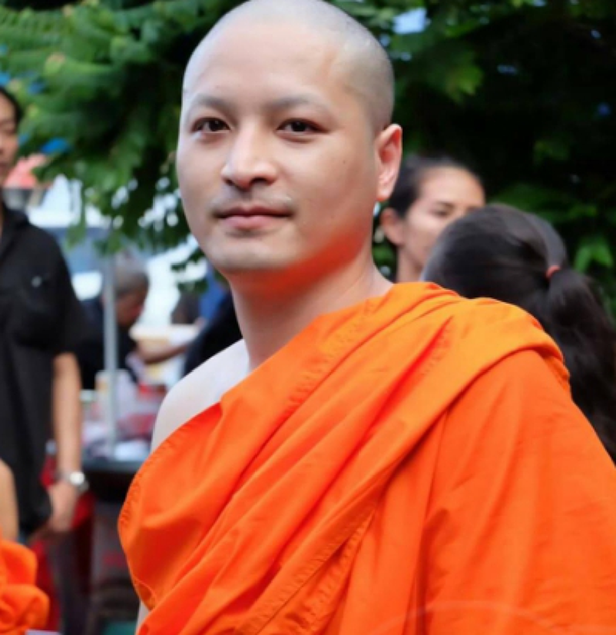 *เชื่อว่าน้อยคนจะเคยเห็น!!! เปิดภาพล่าสุดลูกชาย "อดีตตลกชื่อดังผู่ล่วงลับ" บอกเลยคนโตไม่ธรรมดาหล่อระดับพระเอก จนไม่อยากเชื่อสายตา!! (ชมคลิป)