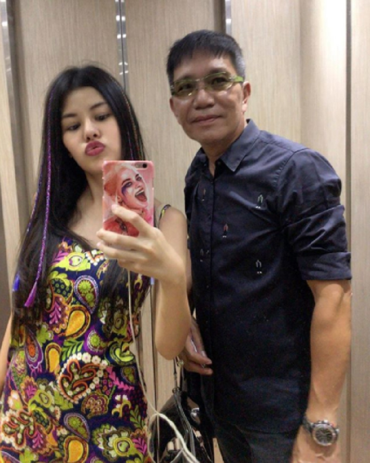 หลายคนไม่เคยเห็น!!! เผยโฉมหน้าลูกสาวนักร้องลูกทุ่งชื่อดัง "บุญโทน คนหนุ่ม" มีดีกรีระดับนักร้องลูกทุ่งชื่อดังตามรอยพ่อแถมสวยอีกต่างหาก (คลิป)