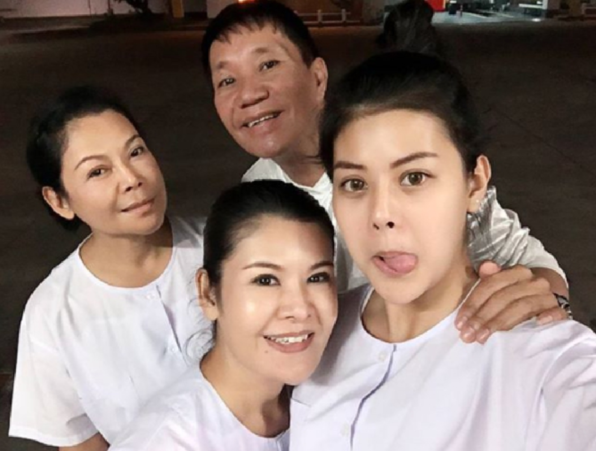 หลายคนไม่เคยเห็น!!! เผยโฉมหน้าลูกสาวนักร้องลูกทุ่งชื่อดัง "บุญโทน คนหนุ่ม" มีดีกรีระดับนักร้องลูกทุ่งชื่อดังตามรอยพ่อแถมสวยอีกต่างหาก (คลิป)