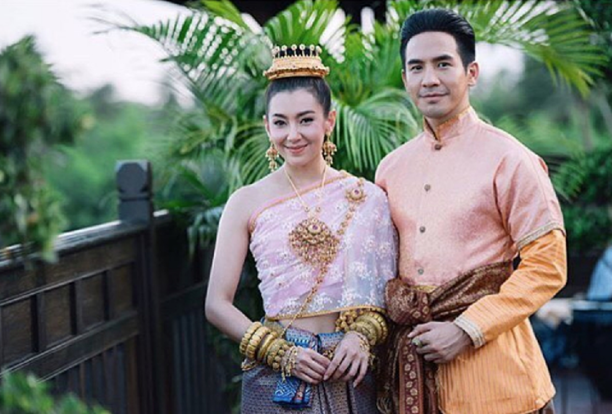 เตรียมตะลึงกันทั่วบ้านทั่วเมือง!! เมื่อเห็น"การ์ดงานแต่ง" แม่การะเกด-คุณพี่เดช บอกเลยทำแฟนคลับฟินกันสุดๆ คืนนี้ทำถนนโล่ง กันทั้งประเทศแน่นอน