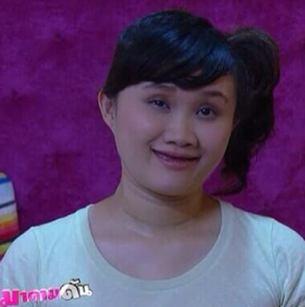 *เปิดปมฝังใจ!!! "ดาราตลกสาว" ถูกล้อ "หน้าแปลกประหลาด-ไม่สวย"เป็นประจำ ตั้งแต่เด็กยันโต พอโดนหนักซ้ำๆ จนอยาก "ตาย"!!! (เนื้อหา)