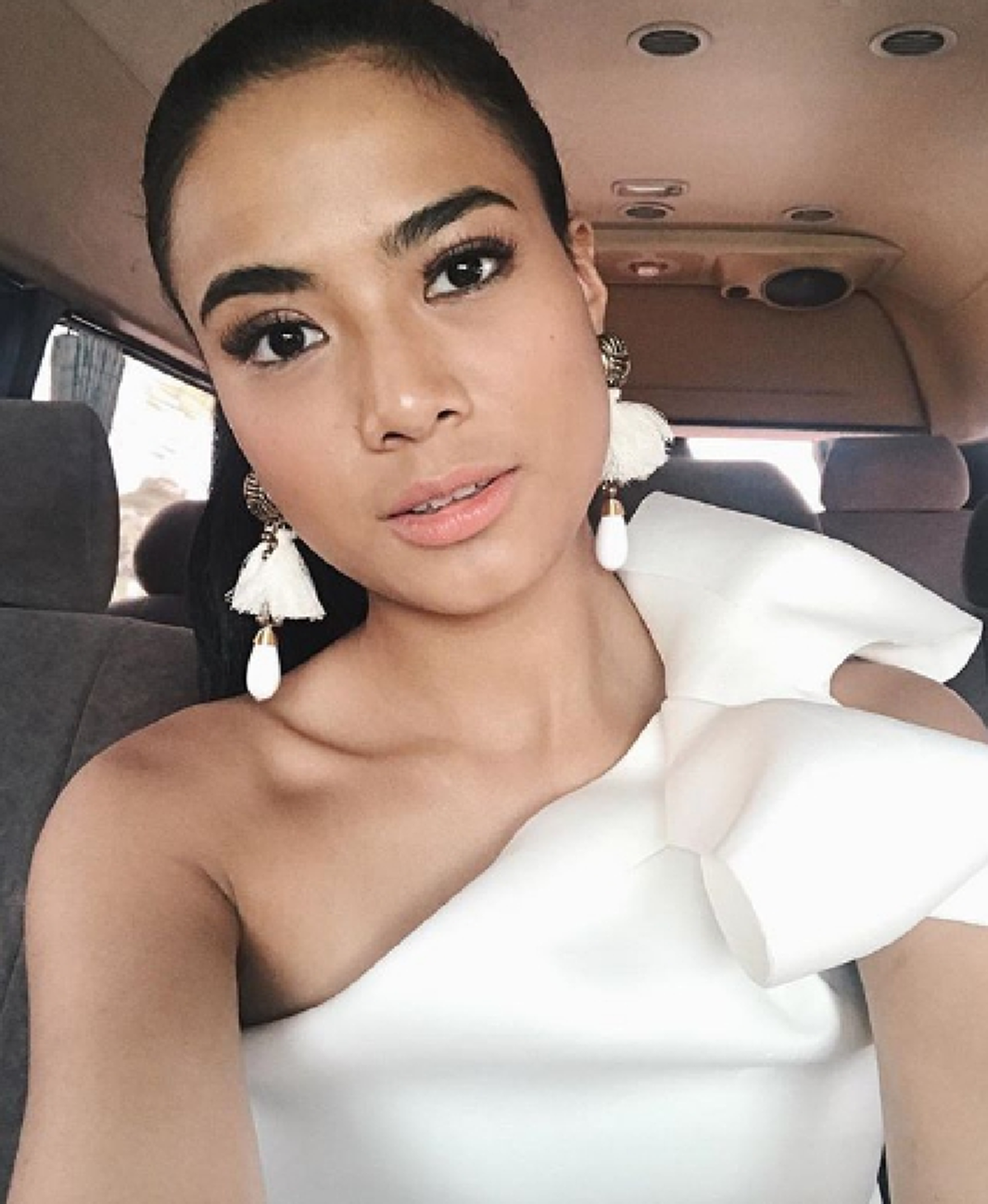 *เชื่อว่าหลายคนไม่เคยรู้!!! เพื่อนสนิท "น้องอิน" ไม่ใช่แค่นักร้องเวทีดัง แต่มีดีกรีถึงลูกสาวอดีตนางสาวไทย บอกเลยไม่ธรรมดา!!! (ชมคลิป)