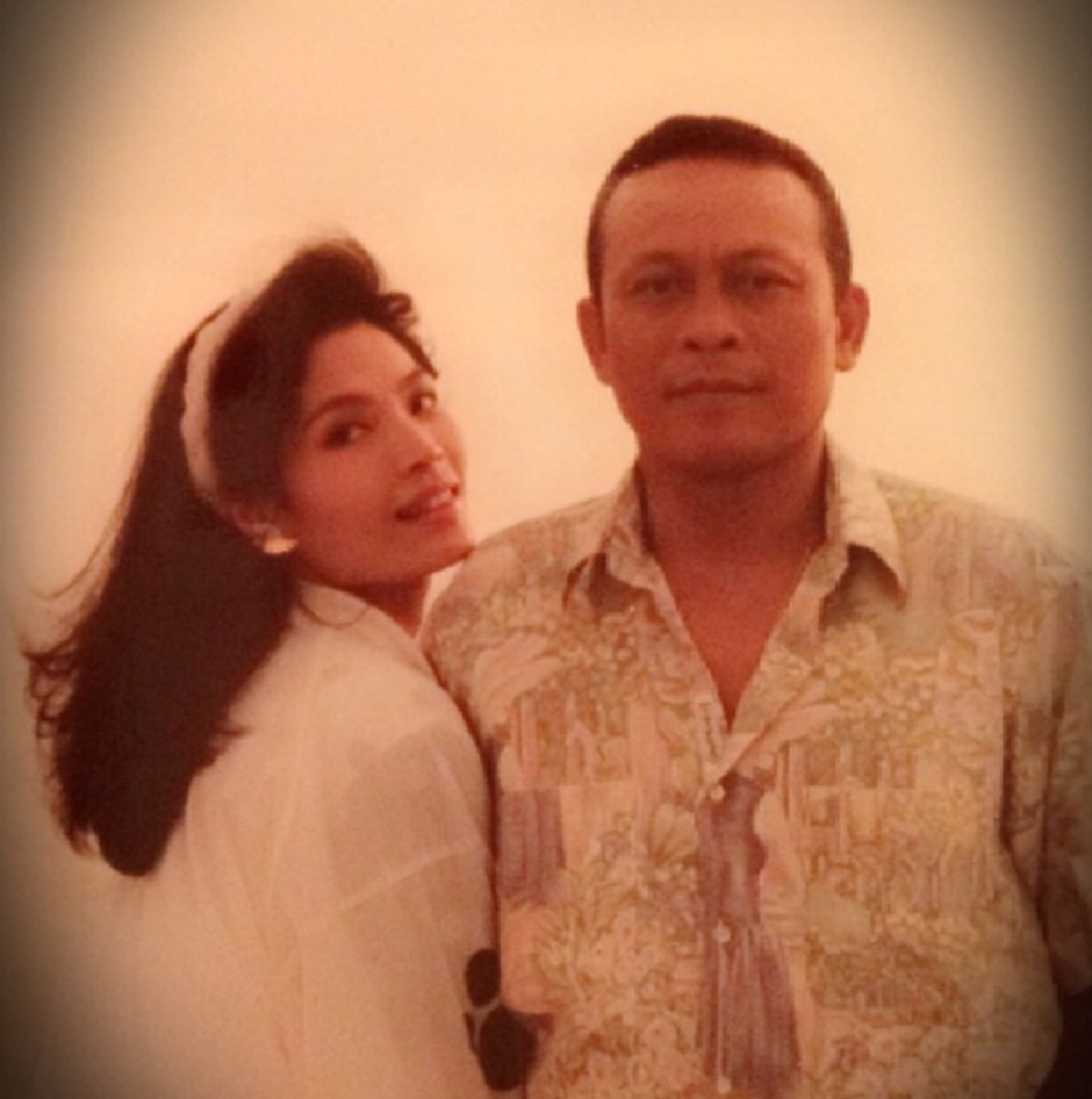 *เปิดภาพล่าสุด "อดีตภรรยา"และ "ลูก" ของสามี "กบ ปภัสรา" บอกเลยแต่ละคนดีกรีไม่ธรรมดา!!! (ชมภาพ)