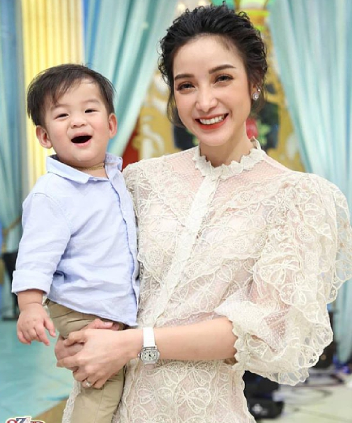 *น้ำตาแตกทั้งสตู!!! เมื่อ "แพท" เปิดความทุกข์ที่เก็บไว้มานาน ด้วยความรู้สึกที่แสนอัดอั้น จน "ปล่อยโฮหนัก" กลางรายการดัง!!! (ชมคลิป)