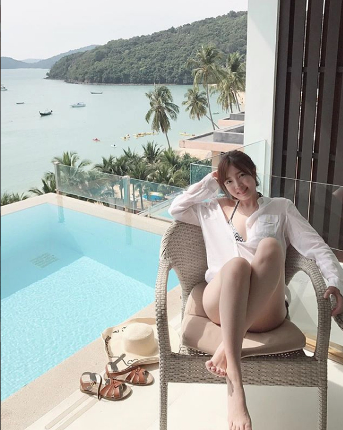 ลืมกันไปหรือยัง!!! เปิดภาพล่าสุด "อดีตดาราสาวชื่อดัง" หลังหายหน้าลาวงการไปพักใหญ่ ตอนนี้เป็นคุณแม่ไปแล้ว แต่ยังเซ็กซี่สุดพลัง!! (ชมภาพ)