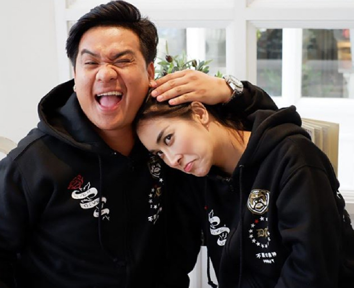 *ออกโรงชี้แจง!!! \"ใหม่ สุคนธวา\" โพสต์ซึ้ง \"ผู้ชาย\" ที่อยู่เคียงข้างติดตามไปทุกที่ ไม่ใช่ \"ผจก\"!!! (ชมคลิป)