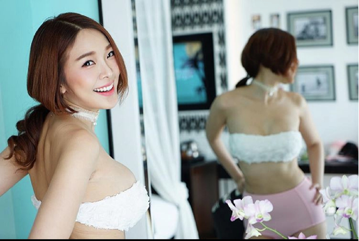 หญิงแย้ เเต่งตัว