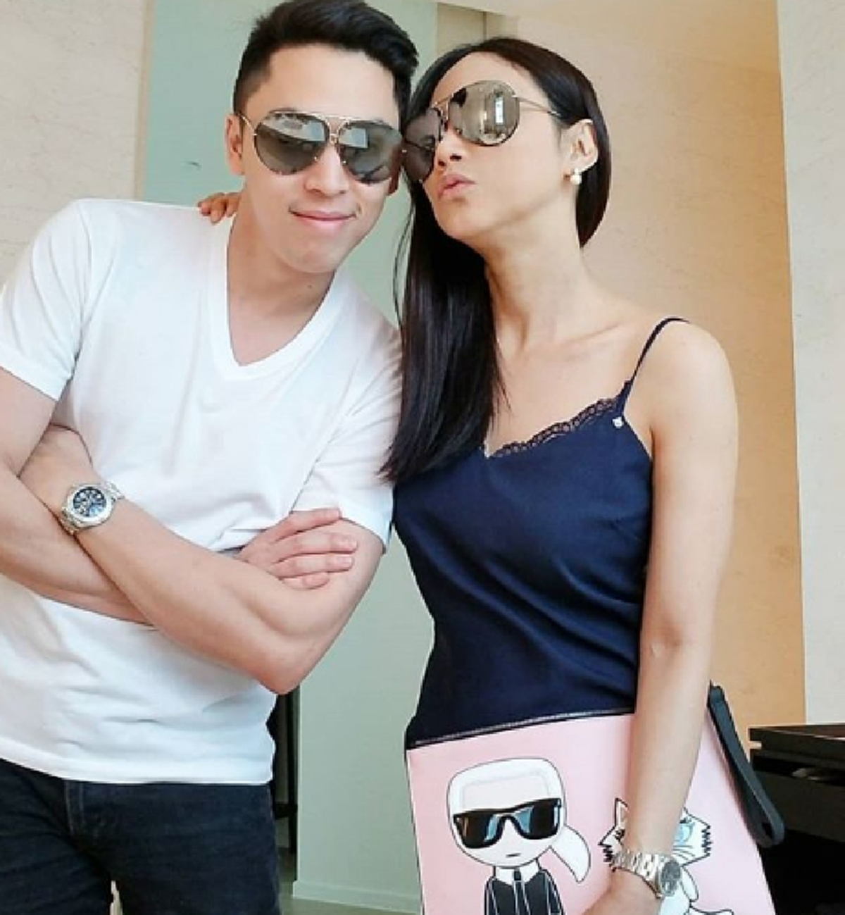 *ฮือฮาสนั่นวงการ!!! เมื่อ "ดาราสาวรุ่นใหญ่" ไม่รองานแต่ง ย่องจดทะเบียนสมรสเงียบๆ กับ "แฟนหนุ่ม" นักธุรกิจรวยพันล้าน!!! (ชมภาพ)