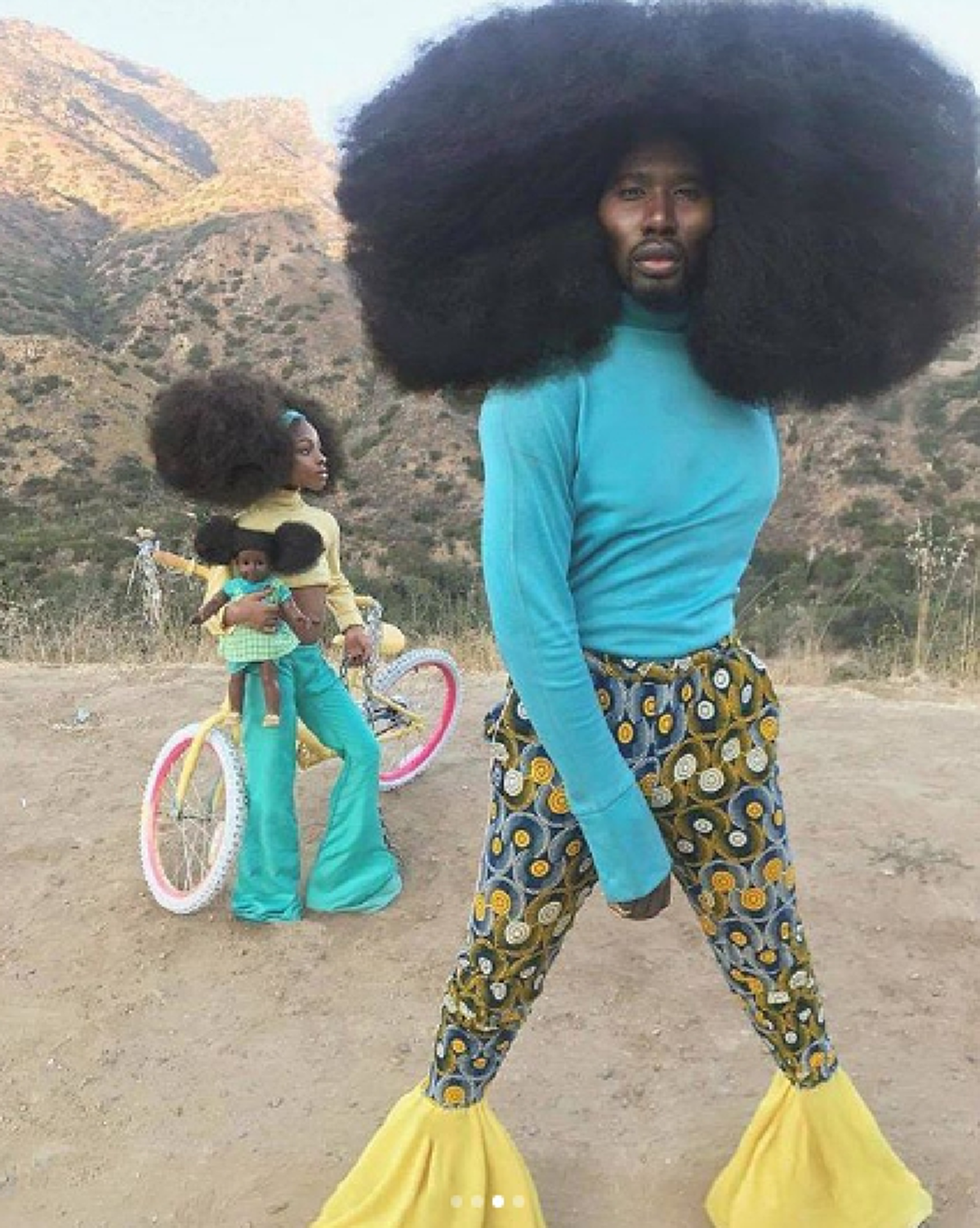 *ที่สุดของจักรวาล!!! เปิดภาพครอบครัว "ผมทรงแอฟโฟร่"สุดเจ๋ง ที่ล่าสุดทุบสถิติโลก บอกเลยใครเห็นต้องอึ้ง!!! (ชมคลิป)