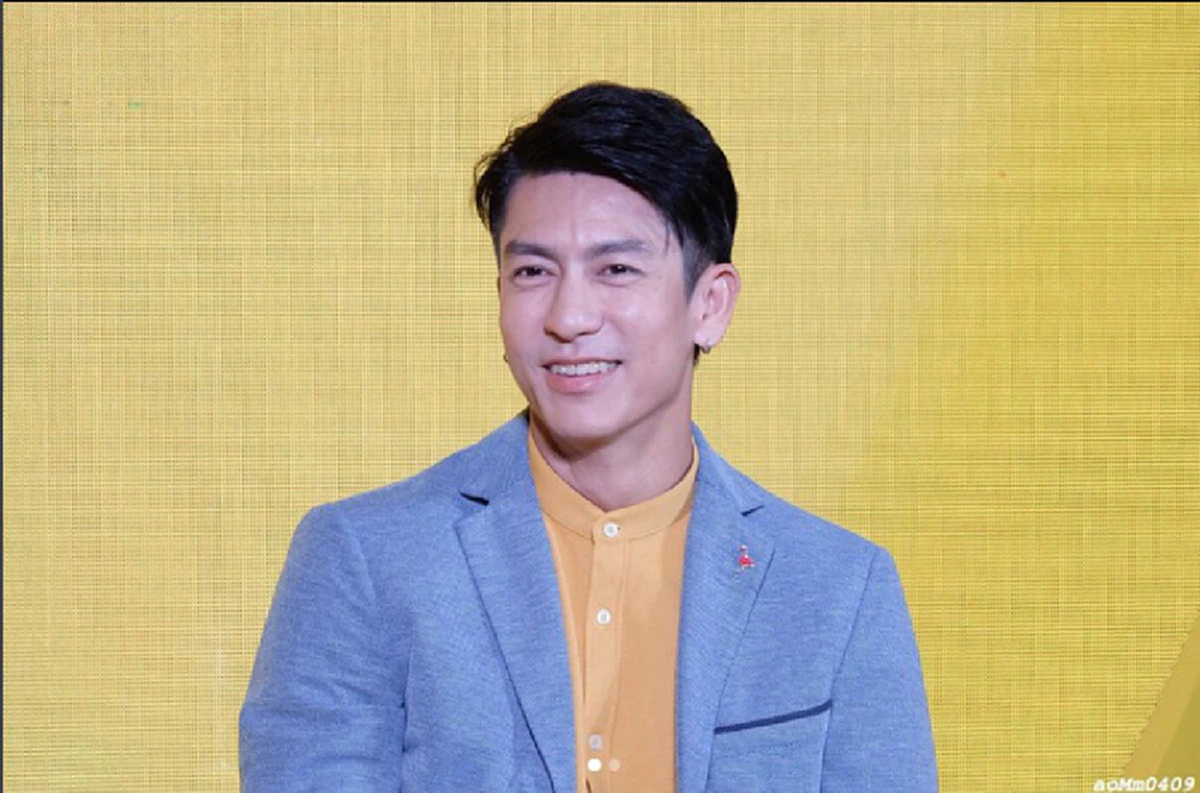 เปิดภาพ! "ติ๊ก เจษฎาภรณ์" ในวัยเด็ก! ไม่แปลกใจว่าทำไม โตมาถึงเป็น "พระเอกเบอร์1ของประเทศ"!! (ชมภาพ)