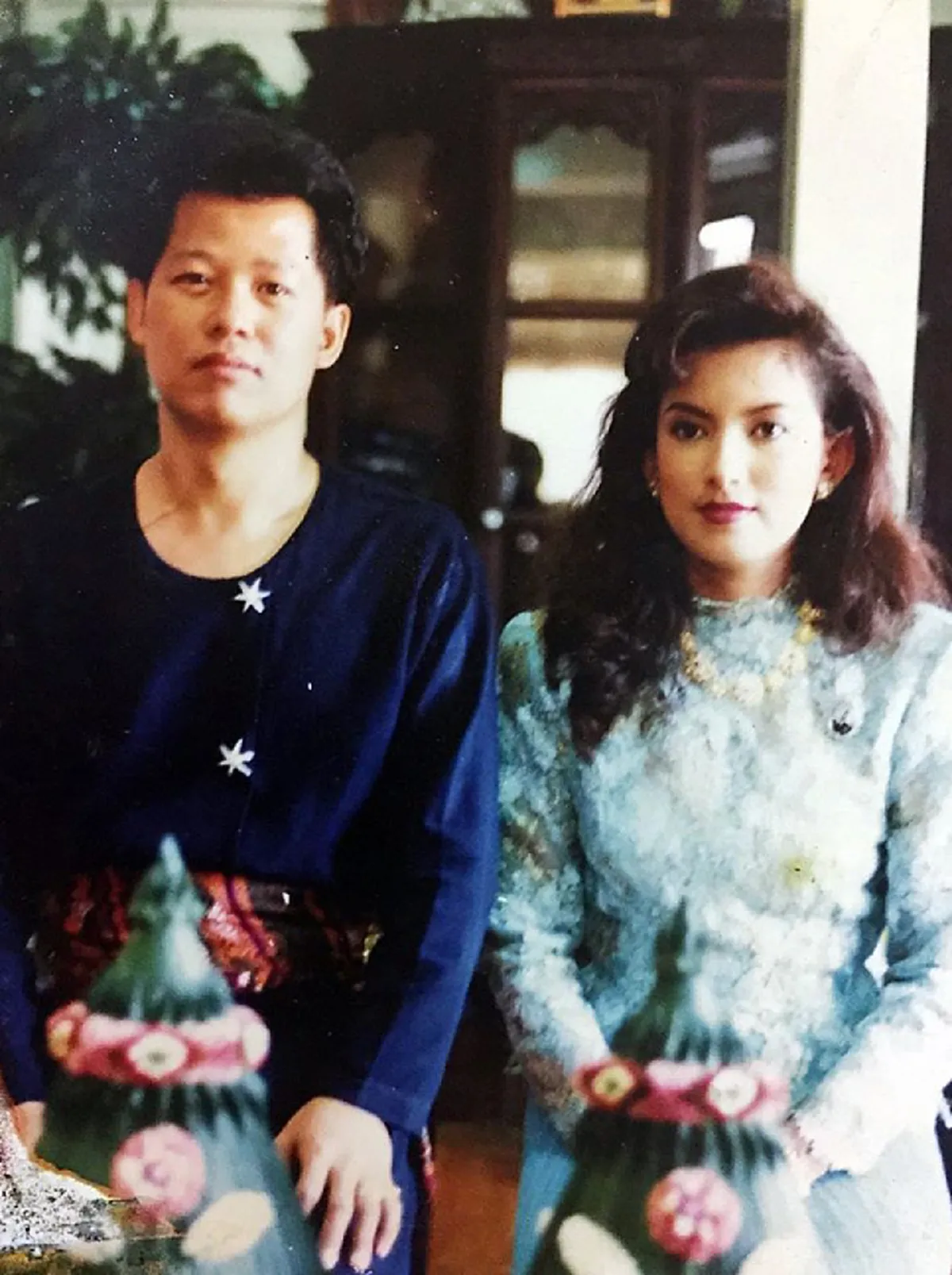 *ส่องภาพปัจจุบัน!!! ภรรยาและลูกชายคนเดียว ของ "อ.เฉลิมชัย" ศิลปินแห่งชาติ!!! (ชมคลิป)