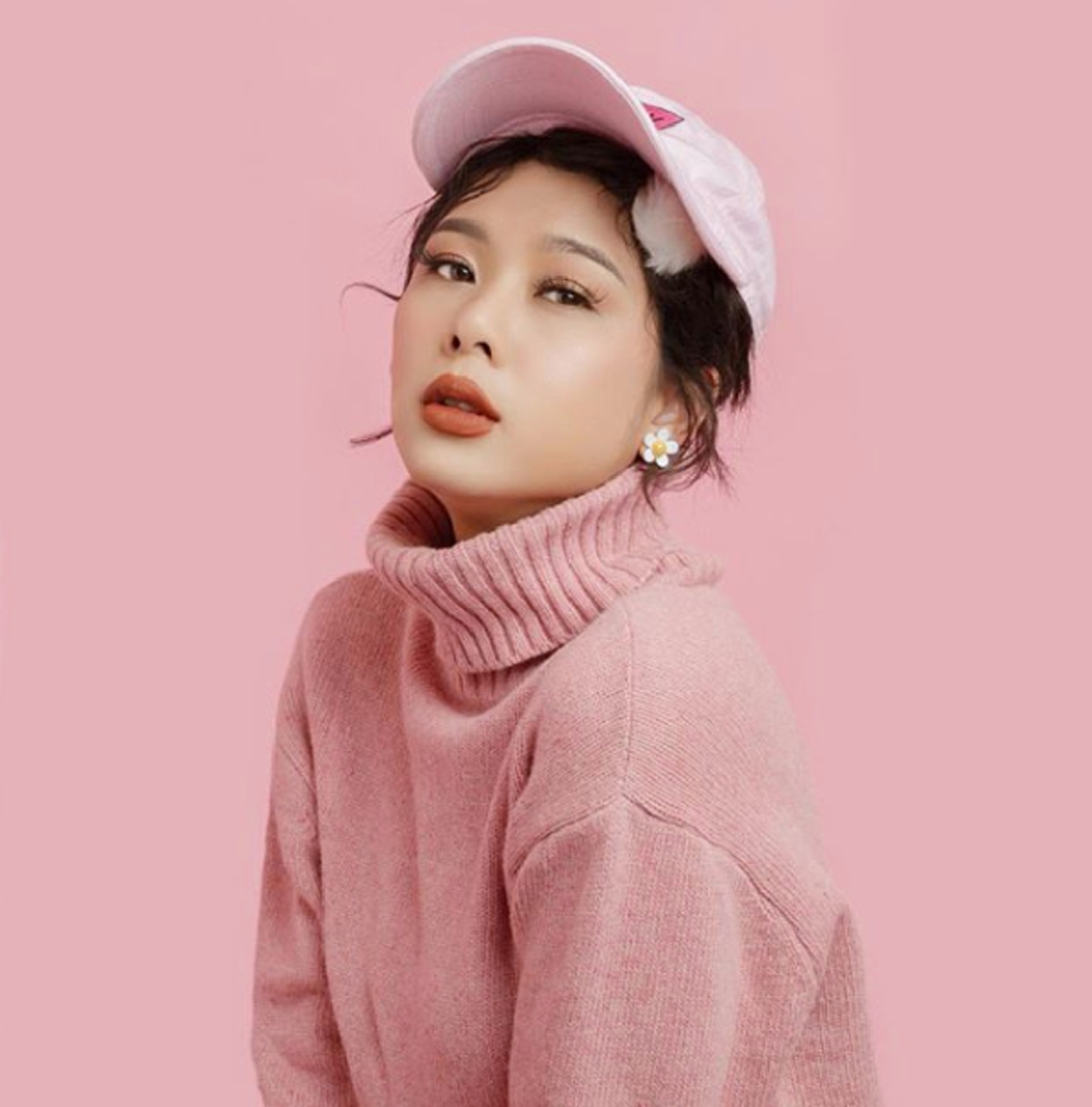 แตกฮือกันทั้งห้าง !! เปิดคลิปนาที "กุ๊บกิ๊บ" ถูก "ดาราสาวชื่อดัง" ตบสนั่นกลางห้างดัง ทำเอากุ๊บกิ๊บล้มลงไปกองกับพื้น !! (ชมคลิป)