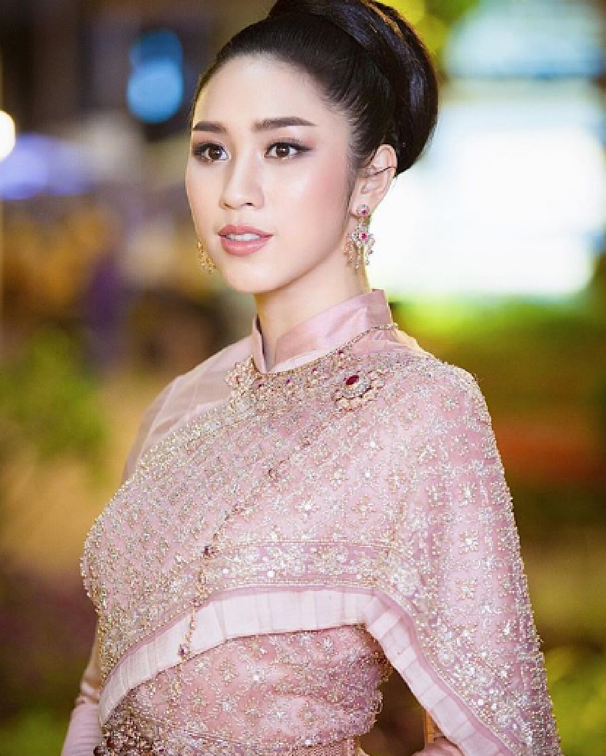 *อึ้งกันทั้งสตู!!! "นางเอกช่องใหญ่" โชว์สเต็ปเต้นขั้นเทพครั้งแรก ที่ทำเอา "กรรมการ" ถึงกับตะลึงอ้าปากค้าง นั่งไม่ติดเก้าอี้!!! (ชมคลิป)