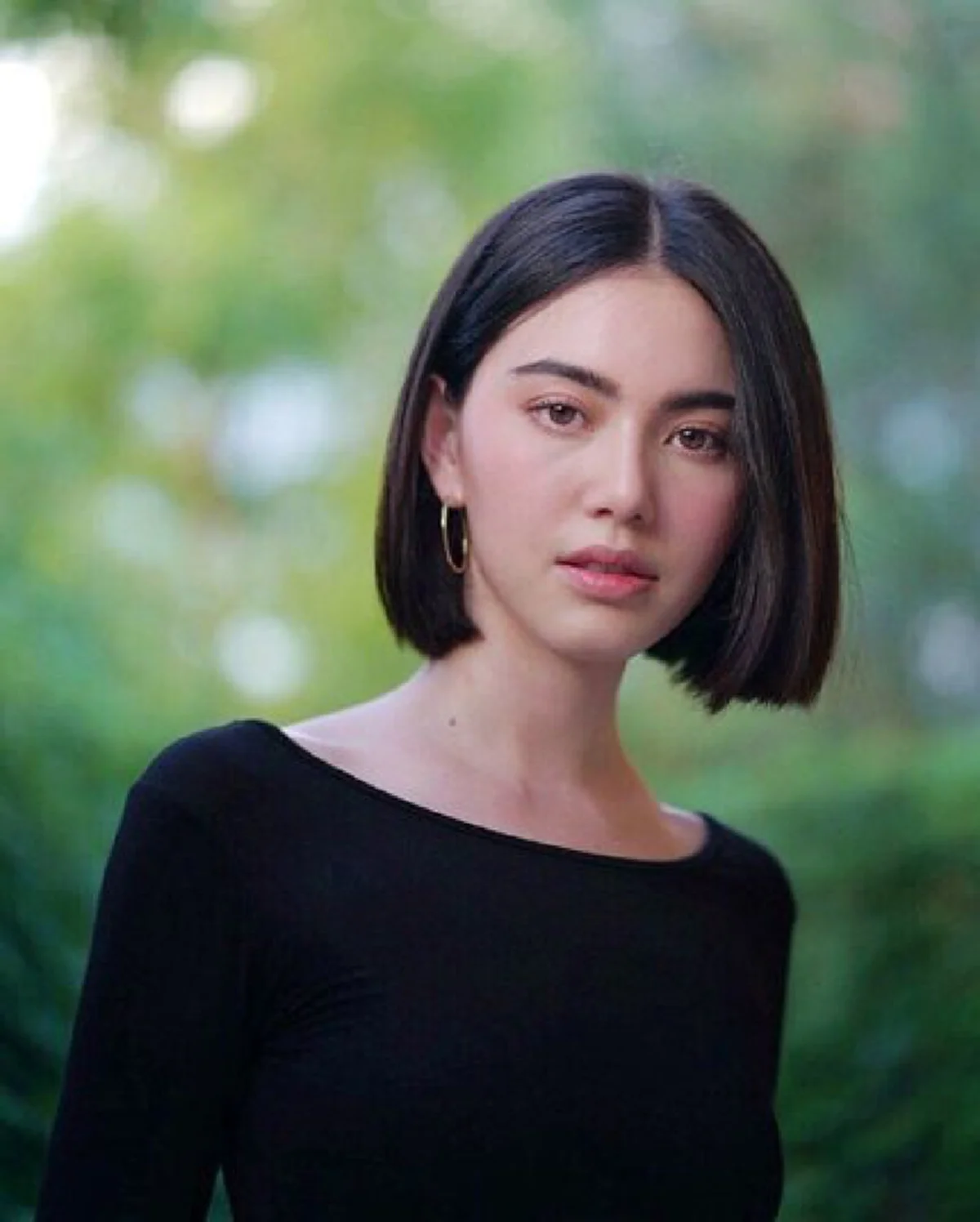 ***ทำอะไรก็ดูดีไปหมด !!! "ใหม่ ดาวิกา" หั่นผมสั้นอีกรอบ คราวนี้สั้นกว่าเดิมไปอีก บอกเลยว่าสวยแซบหนักมาก ทำเอาหนุ่มๆตกหลุมรักกันเป็นแถว !?