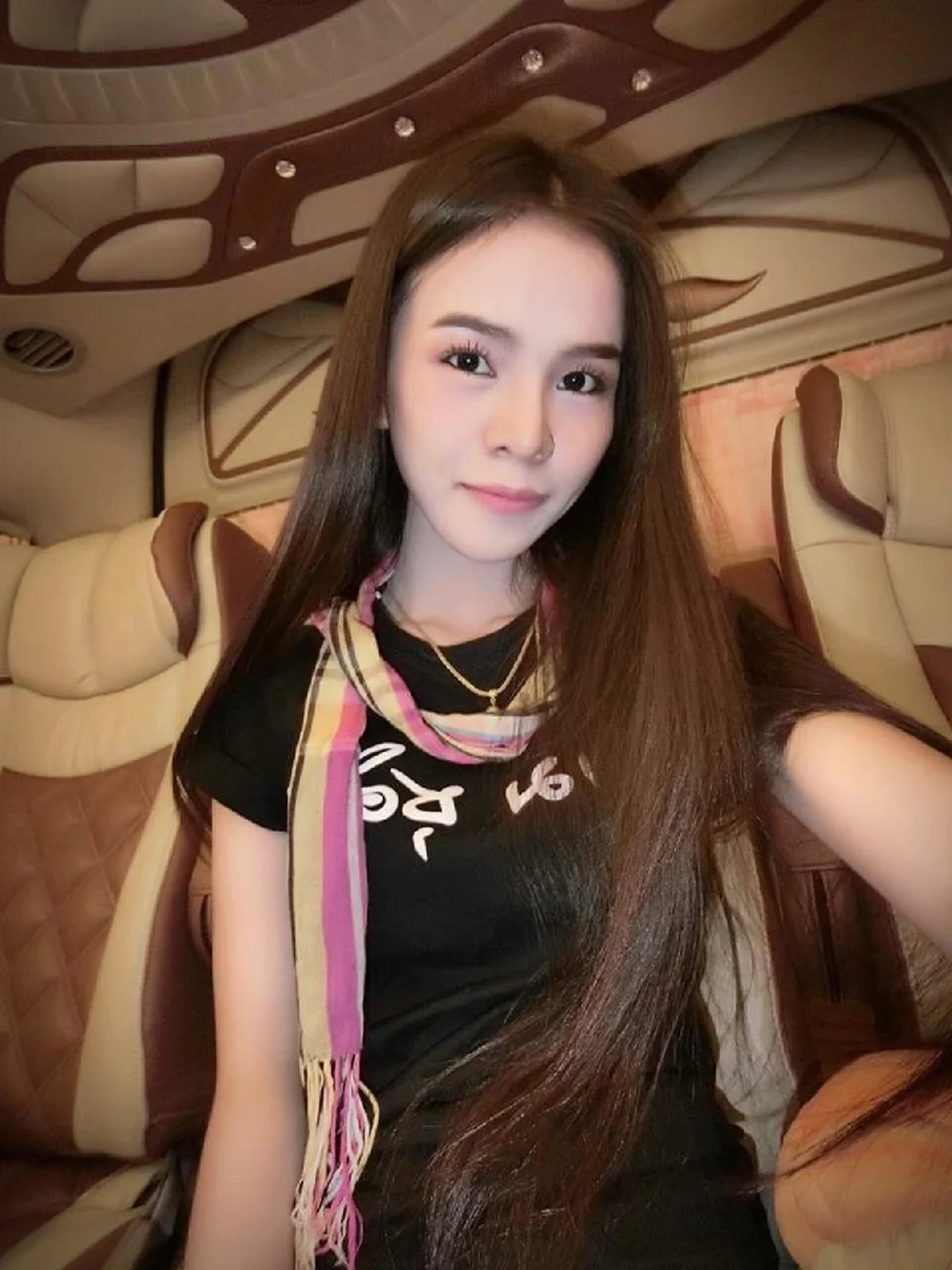 ***วงการลูกทุ่งสั่นสะเทือน !!! เมื่อ "อาม ชุติมา" ประกาศตามหา "ผู้ชายโสดซิง" พร้อมเปย์เงินก้อนโต งานนี้ทำเอาหนุ่มๆแห่ต่อคิวกันเพียบ !?