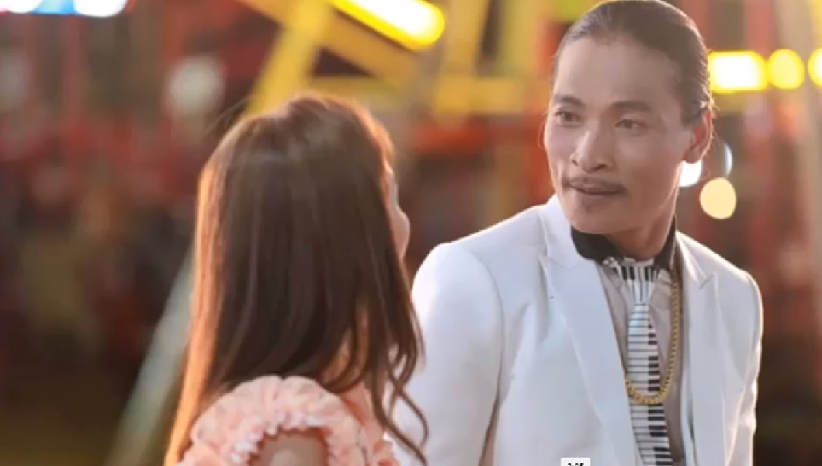 *เปิดฉากชีวิต!!! “ดาราตัวประกอบ” จาก \"ลูกชาวนา\" ไร้ที่อยู่ต้องนอนวัด สู่ “คนดังระดับ \"ฮอลลีวูด\" ที่มีเงินเก็บมหาศาล!!! (เนื้อหา)
