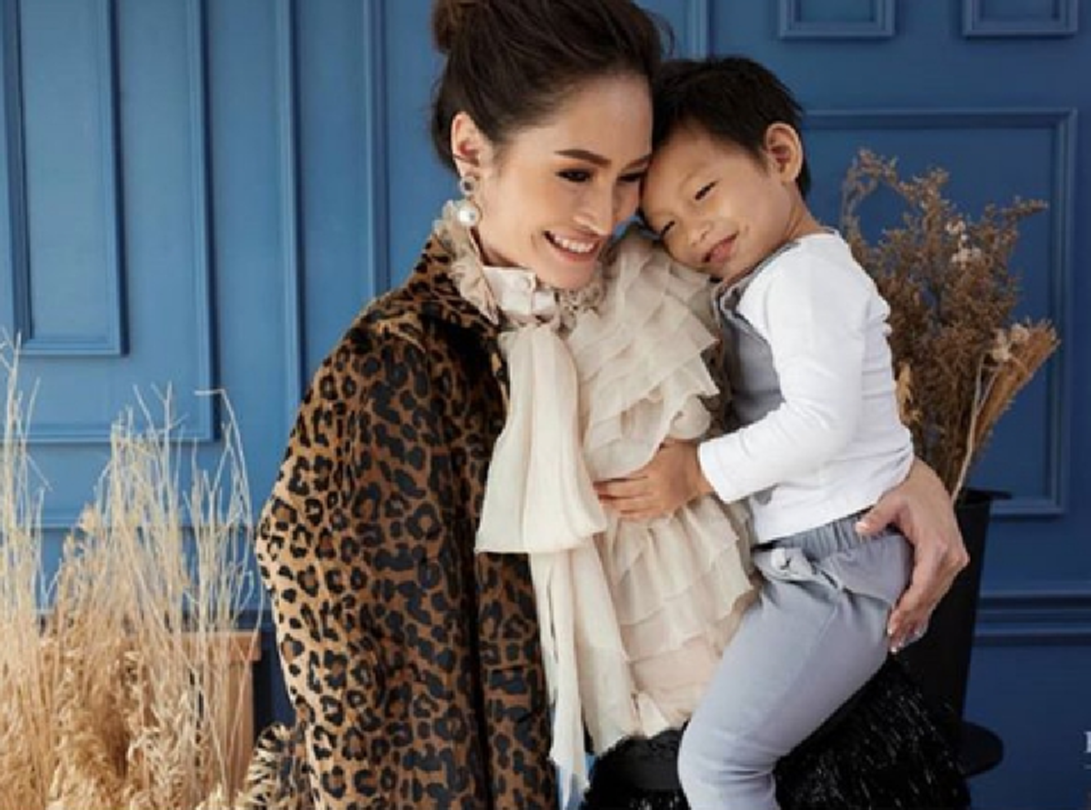 *ฝ่ามรสุมสุดสตรอง!!! อดีตภรรยา "ปีเตอร์ คอร์ป" เปิดใจชีวิต "แม่เลี้ยงเดี่ยว" เพราะ"ลูก" คือทุกสิ่ง ส่วน "สามี" ย้ำชัดกำจัดได้!!! (ชมคลิป)