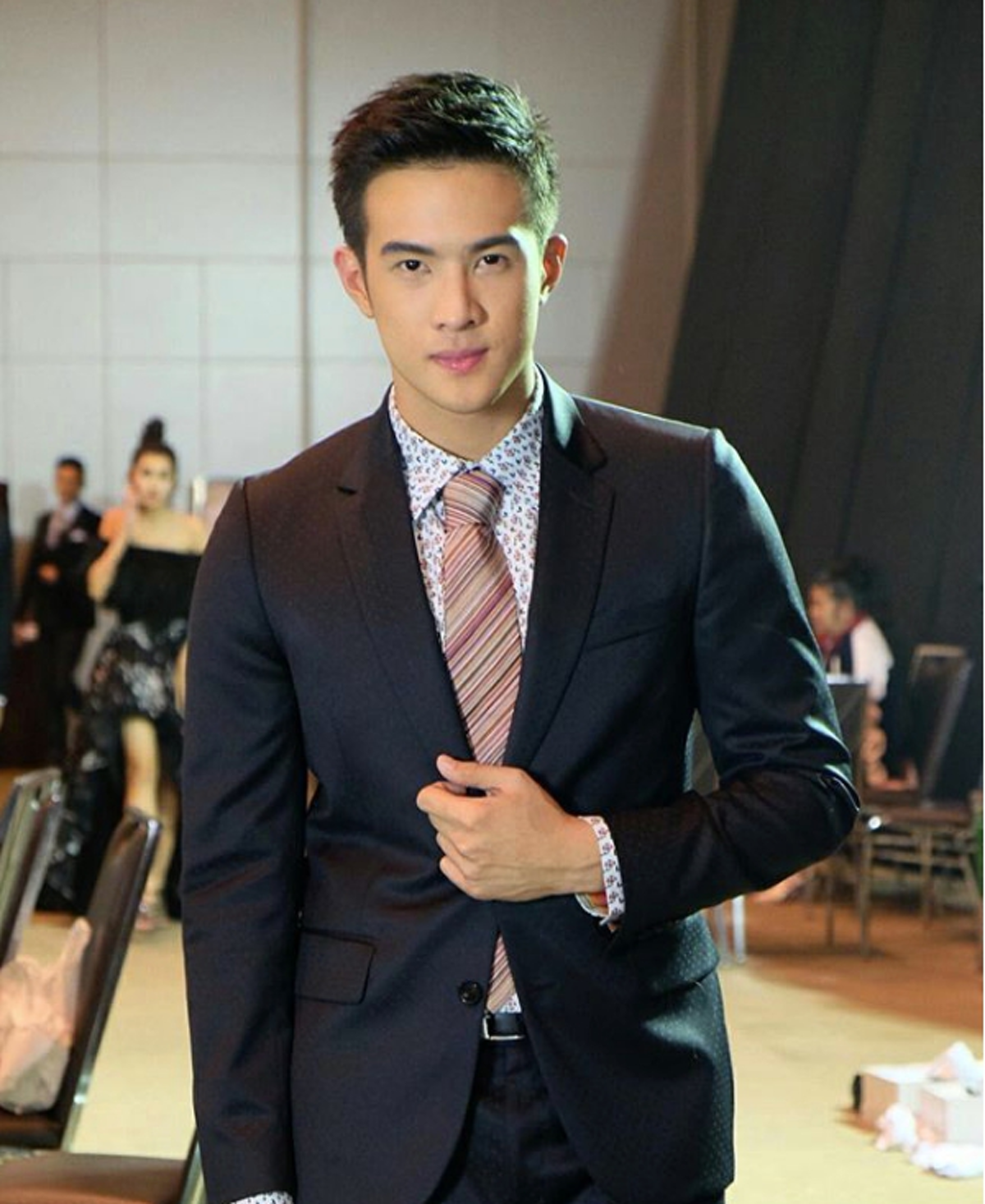 เปิดใจหมดเปลือก! พระเอกหนุ่มชื่อดัง "เจมส์ มาร์" หลังมีข่าวลือ เป็นทายาทนักธุรกิจหมื่นล้าน (รายละเอียด)