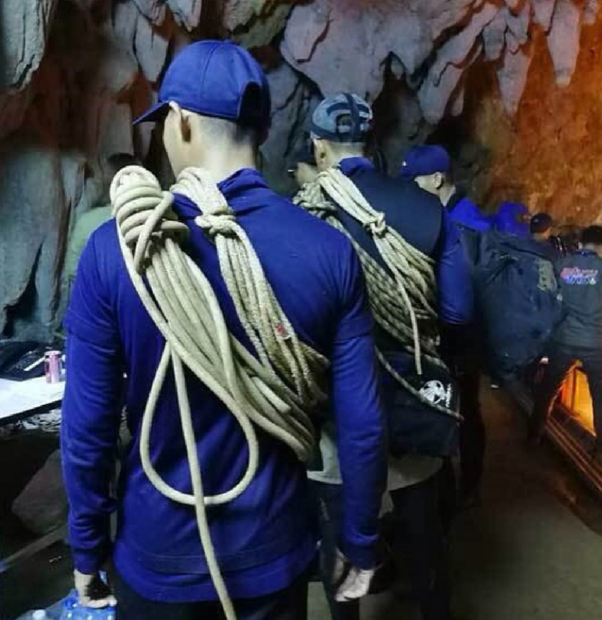 *ฮีโร่รั้วของชาติ!!! เปิดความจริง “หน่วยซีล” หน่วยรบพิเศษ ช่วยเหลือ13ชีวิต ผู้อยู่เบื้องหลังภารกิจลับ บอกเลยไม่ธรรมดาจริงๆ!!! (ชมคลิป)