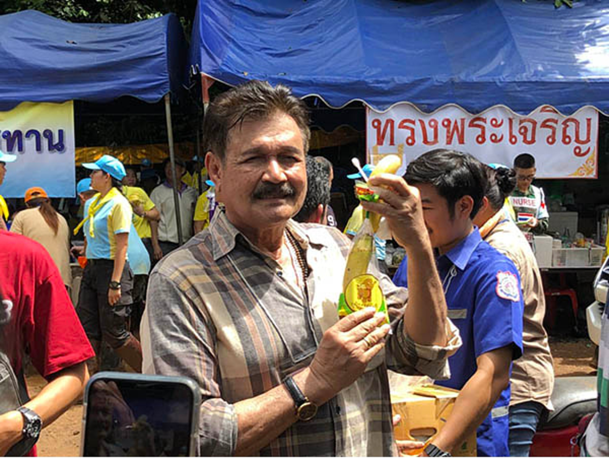 เผย "8 ดาราคนดัง" ที่ยื่นมือเข้าช่วยเหลือ "เจ้าหน้าที่ถ้ำหลวง" น่าชื่นชมมาก !! (ชมภาพ)