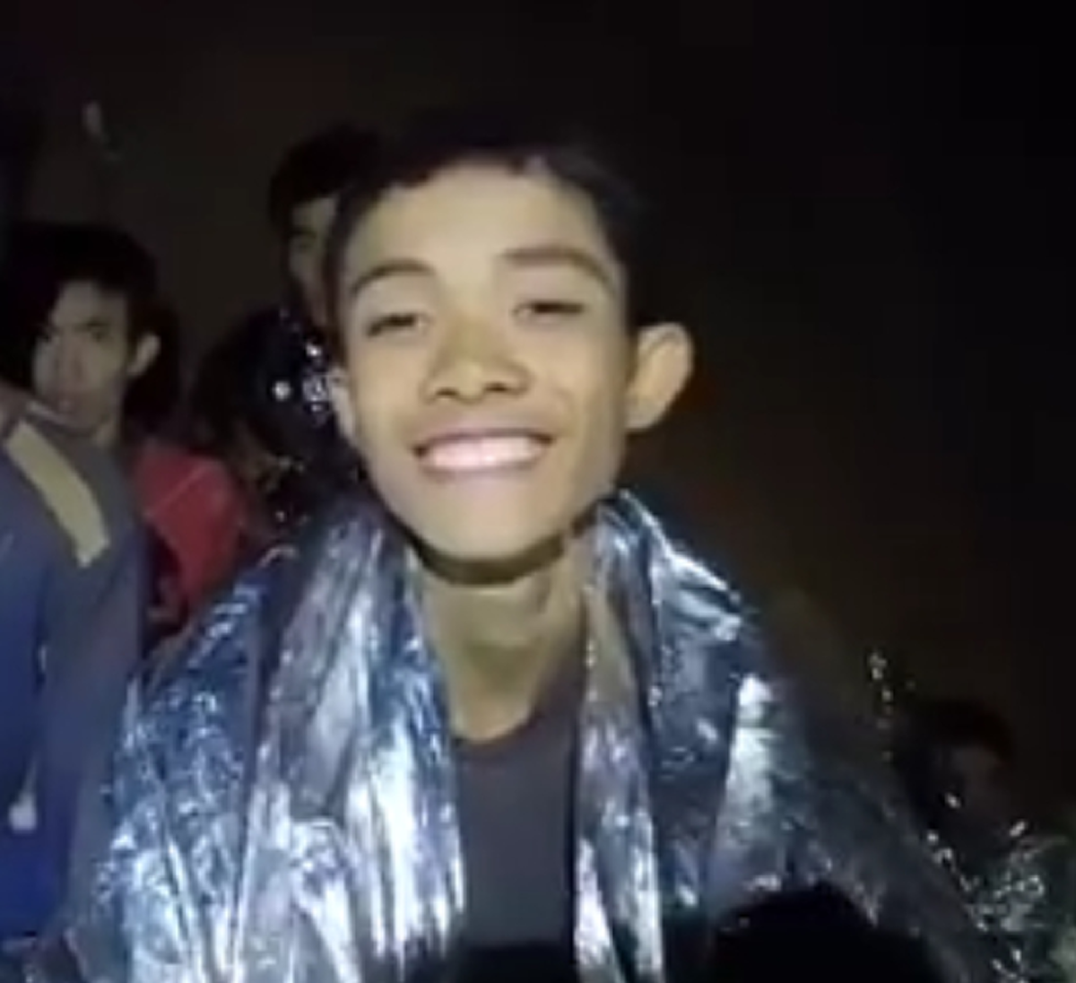 คลายข้อสงสัย!! ผ้าห่มที่ "ทีมหมูป่า" ใช้ห่มกันหนาวในถ้ำ? เป็นเทคโนโลยีสุดล้ำจาก "nasa" (รายละเอียด)