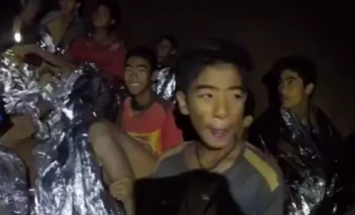 คลายข้อสงสัย!! ผ้าห่มที่ "ทีมหมูป่า" ใช้ห่มกันหนาวในถ้ำ? เป็นเทคโนโลยีสุดล้ำจาก "nasa" (รายละเอียด)