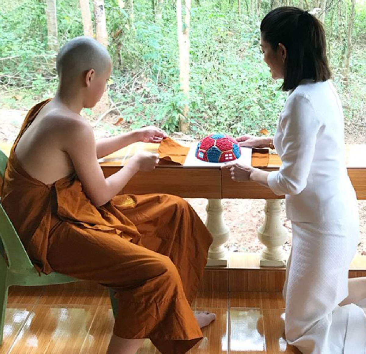 ลูกชายสู่ขวัญรับของ