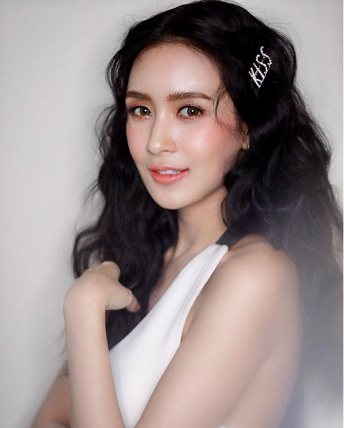 หวิดตาบอด! ดาราสาวชื่อดัง "เบนซ์ ปุณยาพร" ปล่อยโฮกลางโรงพยาบาล ทำแฟนคลับแห่ให้กำลังใจ! (รายละเอียด)