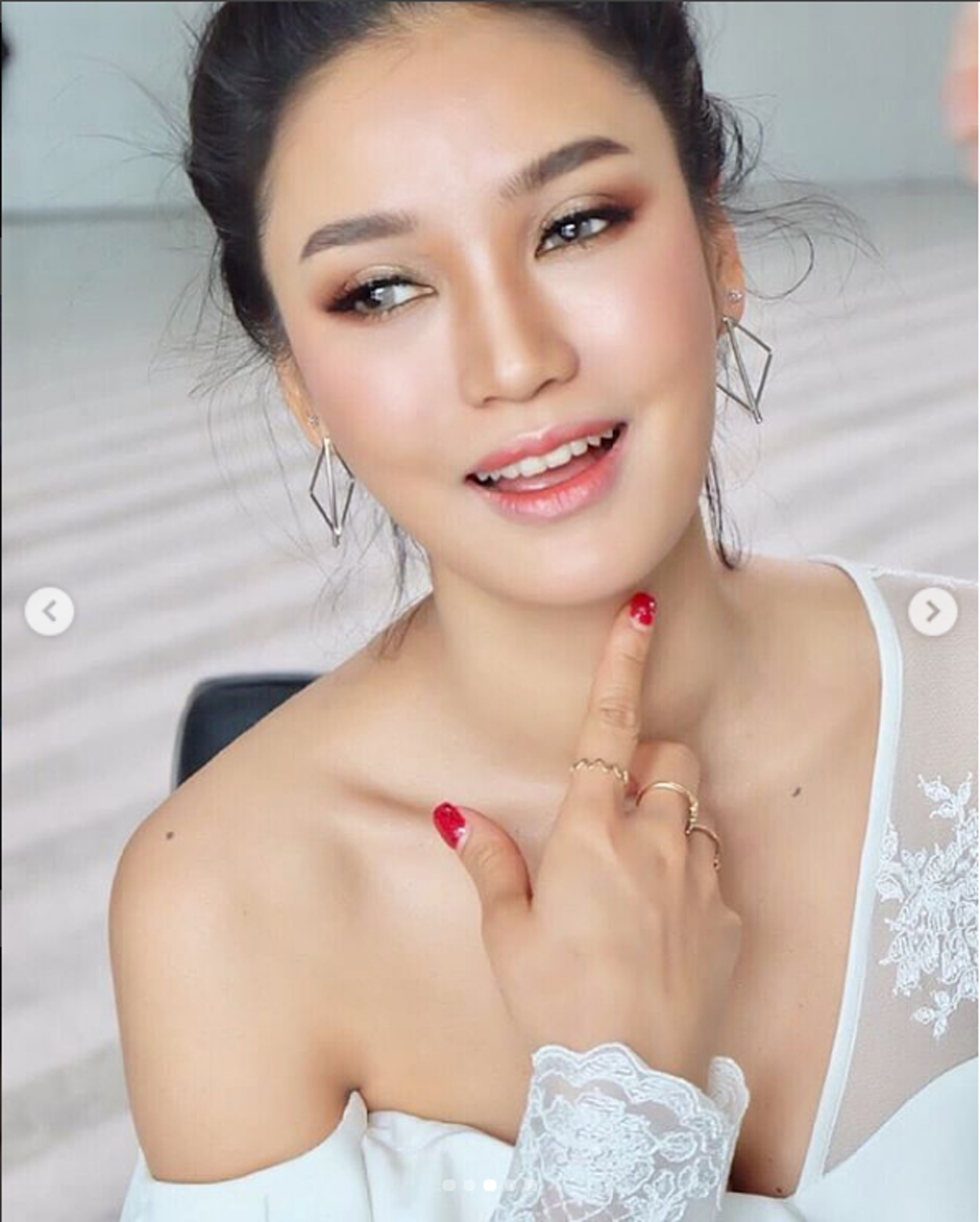 ลาแล้ววงการตลก! ส่องภาพล่าสุด "ชมพู่ ก่อนบ่าย" ปรับลุคส์ใหม่สุดปัง เป็นตุ๊กตาบาร์บี้ (ชมภาพ)