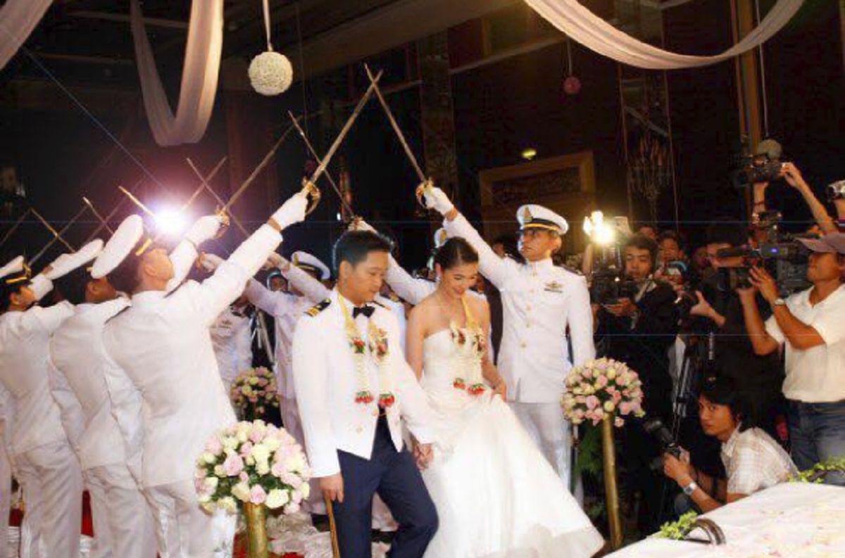 เปิดภาพ !! 8 งานแต่งงานของ "ดาราดัง" ที่ลอด "ซุ้มกระบี่" ฉลองสมรสอย่างยิ่งใหญ่ !!