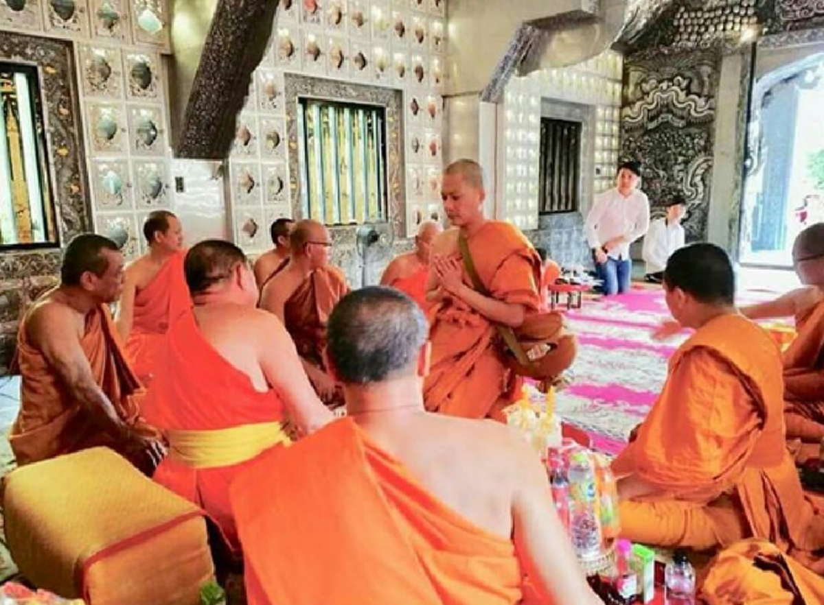 เคลลี่ ธนะพัฒน์