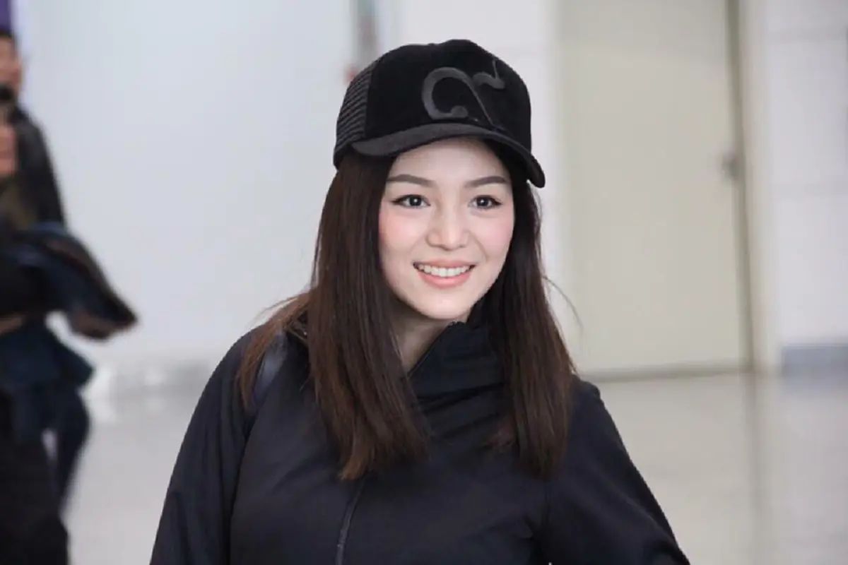 ภาพความน่ารัก และความสวย ความเก่ง ของเธอคนนี้ "มาดามเดียร์" วทันยา วงศ์โอภาสี อดีตผู้จัดการทีมชาติไทย รุ่นอายุไม่เกิน 23 ปี (เจอดี - คลิป)