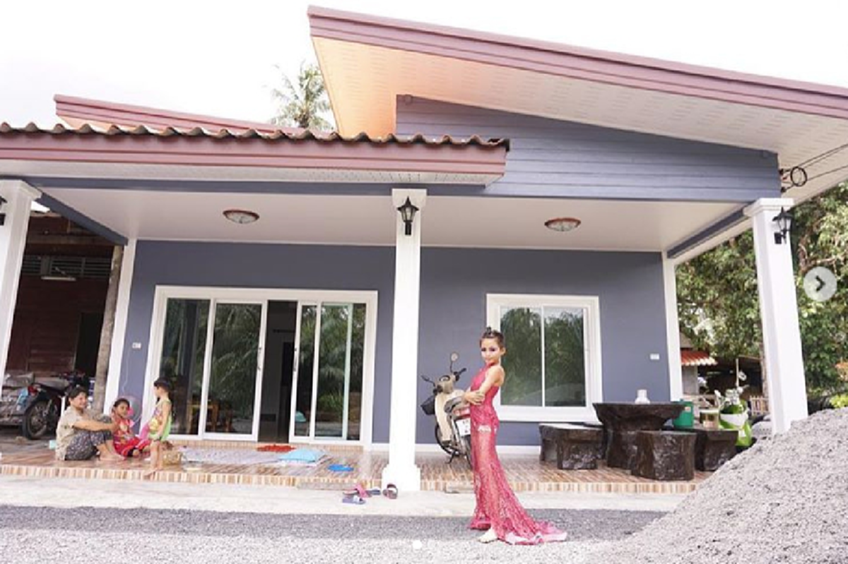 ผ่านสบประมาทมาเยอะ! "น้องเนสตี้" เด็กพังงาสู้ชีวิต วันนี้พิสูจน์แล้วของจริงวัยแค่ 12 ปีมีเงินสร้างบ้านสวยให้พ่อแม่ภูมิใจ