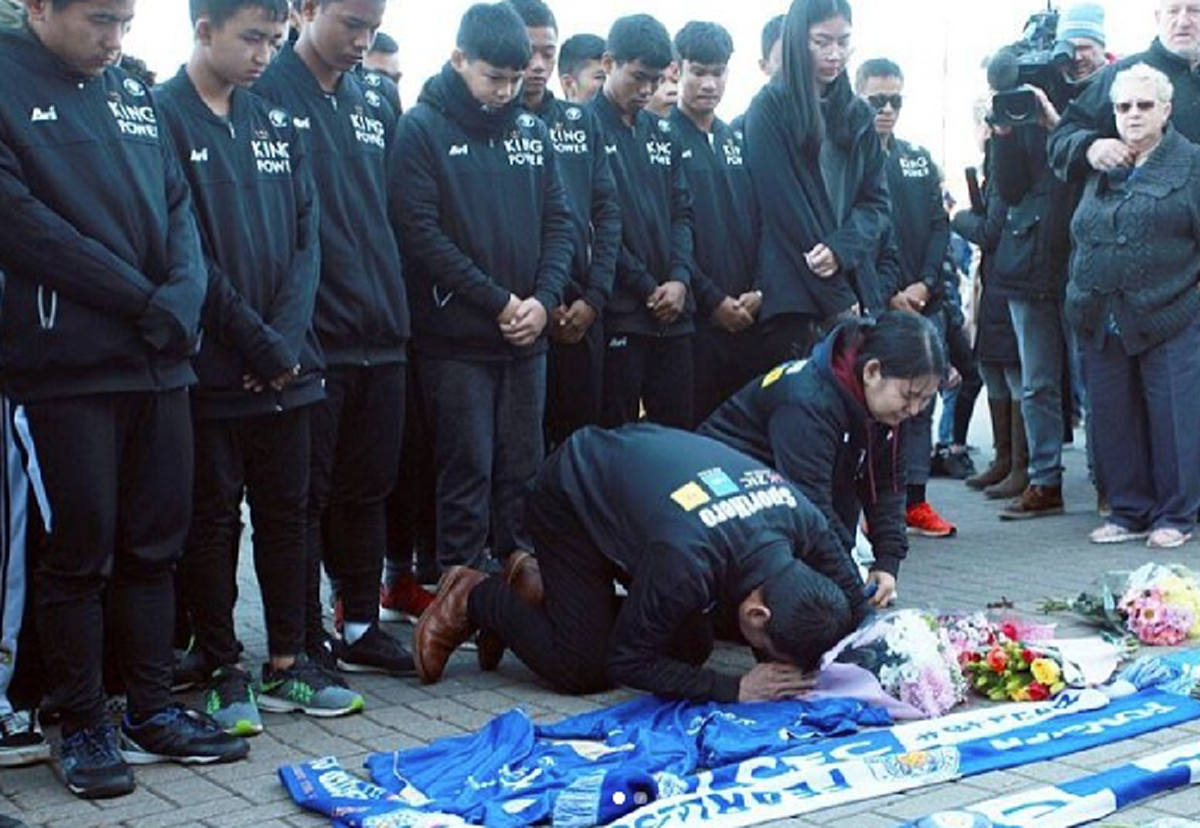 เหมือนฝันร้าย! "ซิโก้"กราบรำลึก"เจ้าสัววิชัย"หน้าสนามคิง เพาเวอร์ "เปิ้ล"ภรรยาถึงน้ำตาไหลตาม