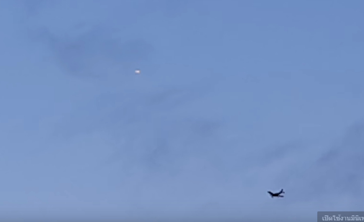 พิสูจน์ด้วยสายตาคุณเอง! นักบิน 2สายการบิน แจ้งข่าวด่วน เห็นUFO ลอยผ่าน? (คลิป)