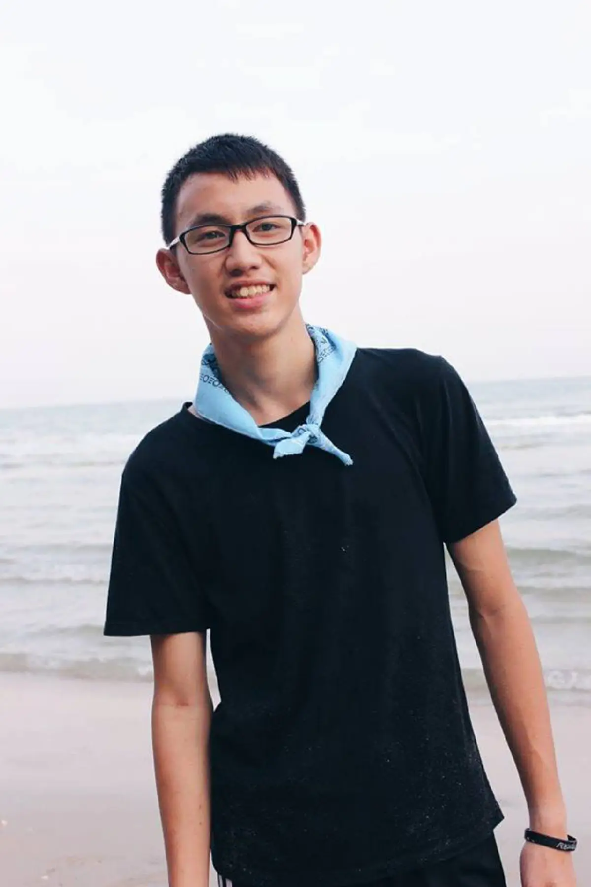 เปลี่ยนไปหนักมาก!! เจ้าของวลีเด็ด "น้องก๊วยเจ๋ง" ดาราเด็กซิทคอมในตำนาน "บางรักซอย 9" ที่หายไป ล่าสุดโตเป็นหนุ่มแล้ว ??