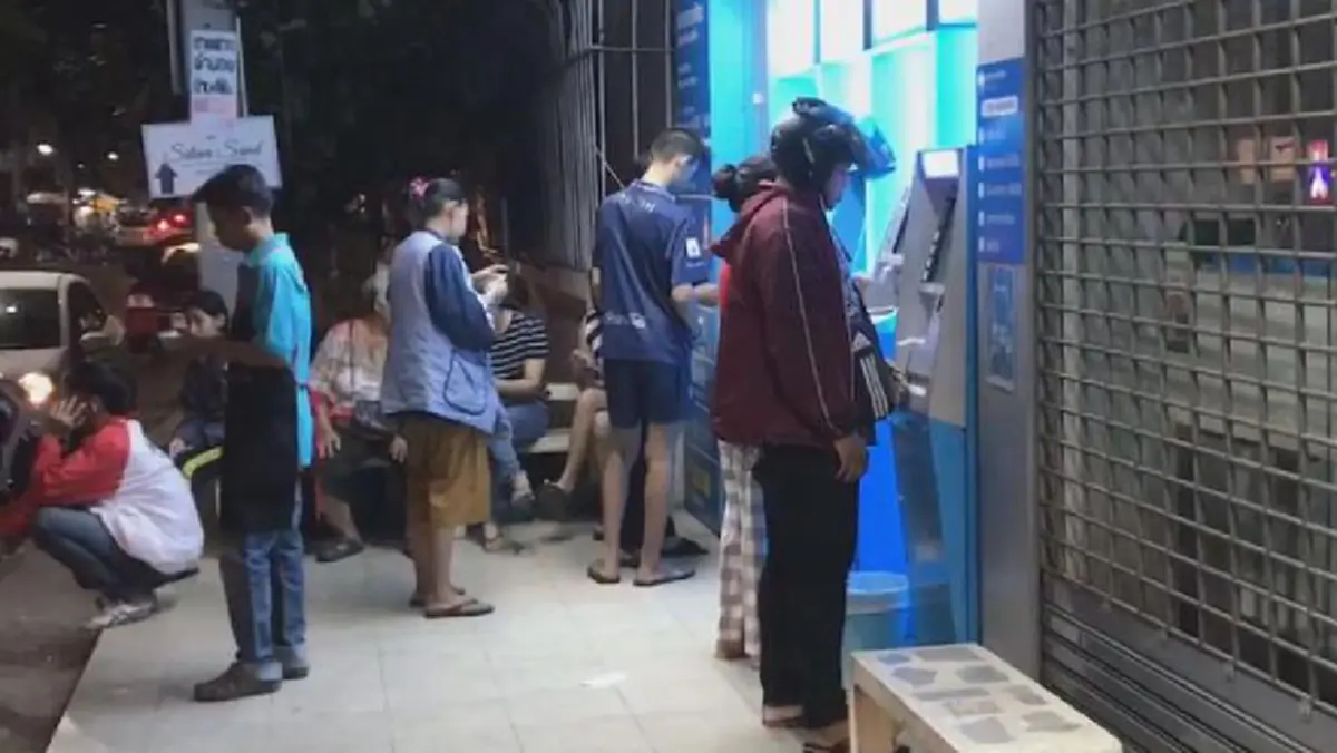 "บิ๊กตู่"สั่งสอบ"เจ๊สร้อยทอง" อวดโชว์บัตรสวัสดิการรัฐกดเงิน500 จนไม่จริงให้ยกเลิก