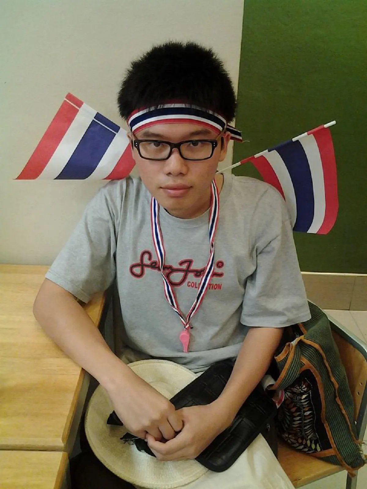 โถๆๆ..พวกปากดี!! ที่แท้ "เนติวิทย์" หูตาแหกทำเรื่องขอผ่อนผันเกณฑ์ทหารล่วงหน้า ผบ.หน่วยบัญชาการรักษาดินแดนลั่นชายไทยฝ่าฝืนมีโทษจำคุก!?!