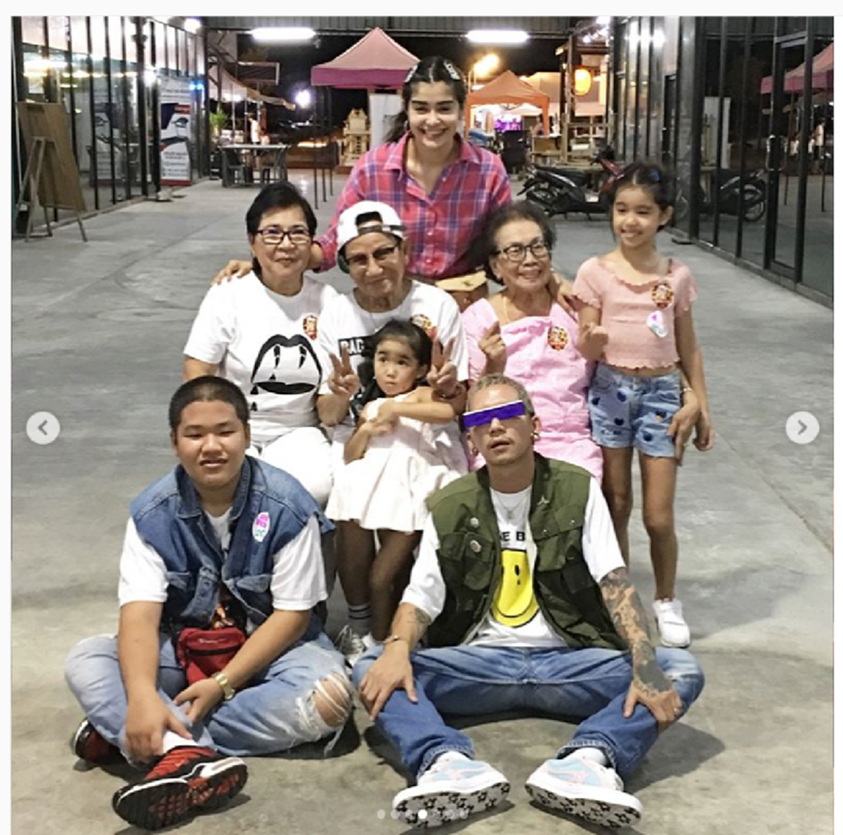 ย้อนภาพสุดอบอุ่น วันเกิด พ่อดม ชวนชื่น เพิ่งผ่านไป ลูก-เมียหอบเค้กเซอร์ไพรส์เต็มไปด้วยความสุข