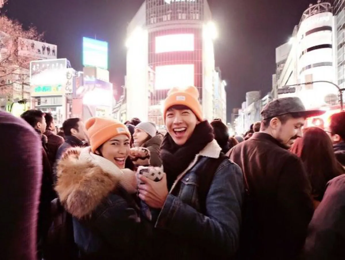 ภัยโลกโซเชียล !!! "จุ๋ย วรัทยา" ควงแขนแฟนหนุ่ม "พุฒ พุฒิชัย" แจ้งความเอาเรื่องมือโพส “นางเอกถุงยางแตก”  จี้ ปอท.เร่งล่าตัว...!