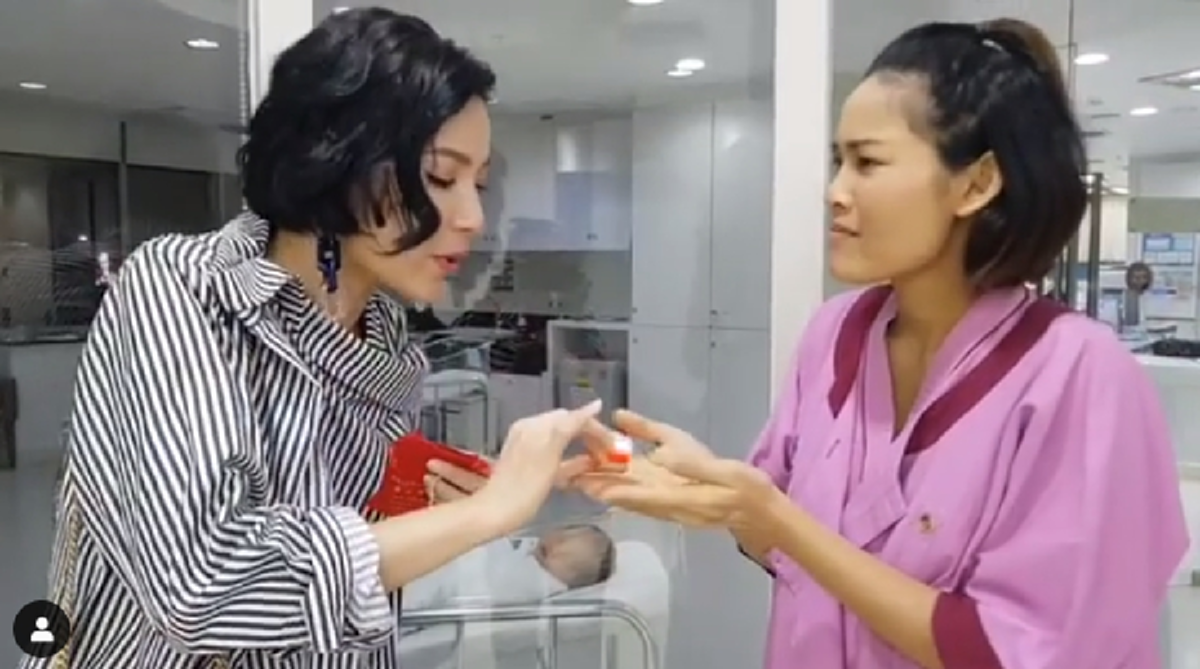 ดีเจต้นหอม ให้ทองรับขวัญ "น้องวิน" ลูกชายหนูเล็ก ก่อนบ่าย