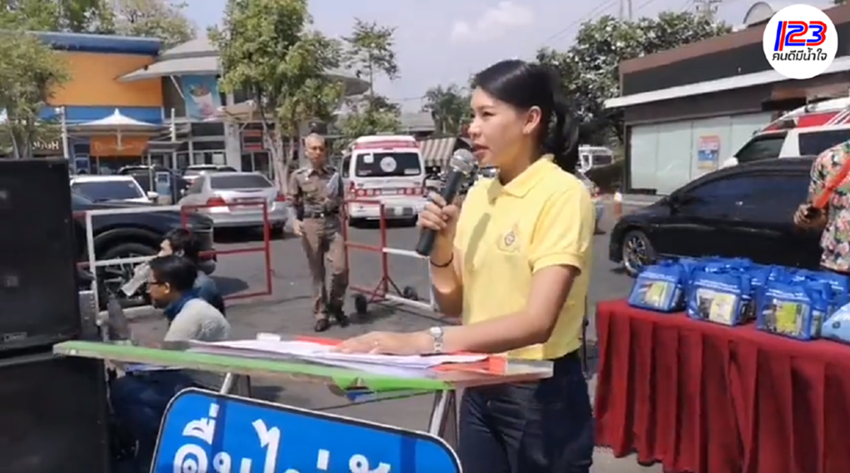 "ดื่มไม่ขับ..ขับไม่ดื่ม" สตช. ปล่อยแถวเจ้าหน้าที่รณรงค์ "สงกรานต์ปลอดภัย" ร่วมรับผิดชอบสังคมในช่วงเทศกาลปีใหม่ไทย (มีคลิป)