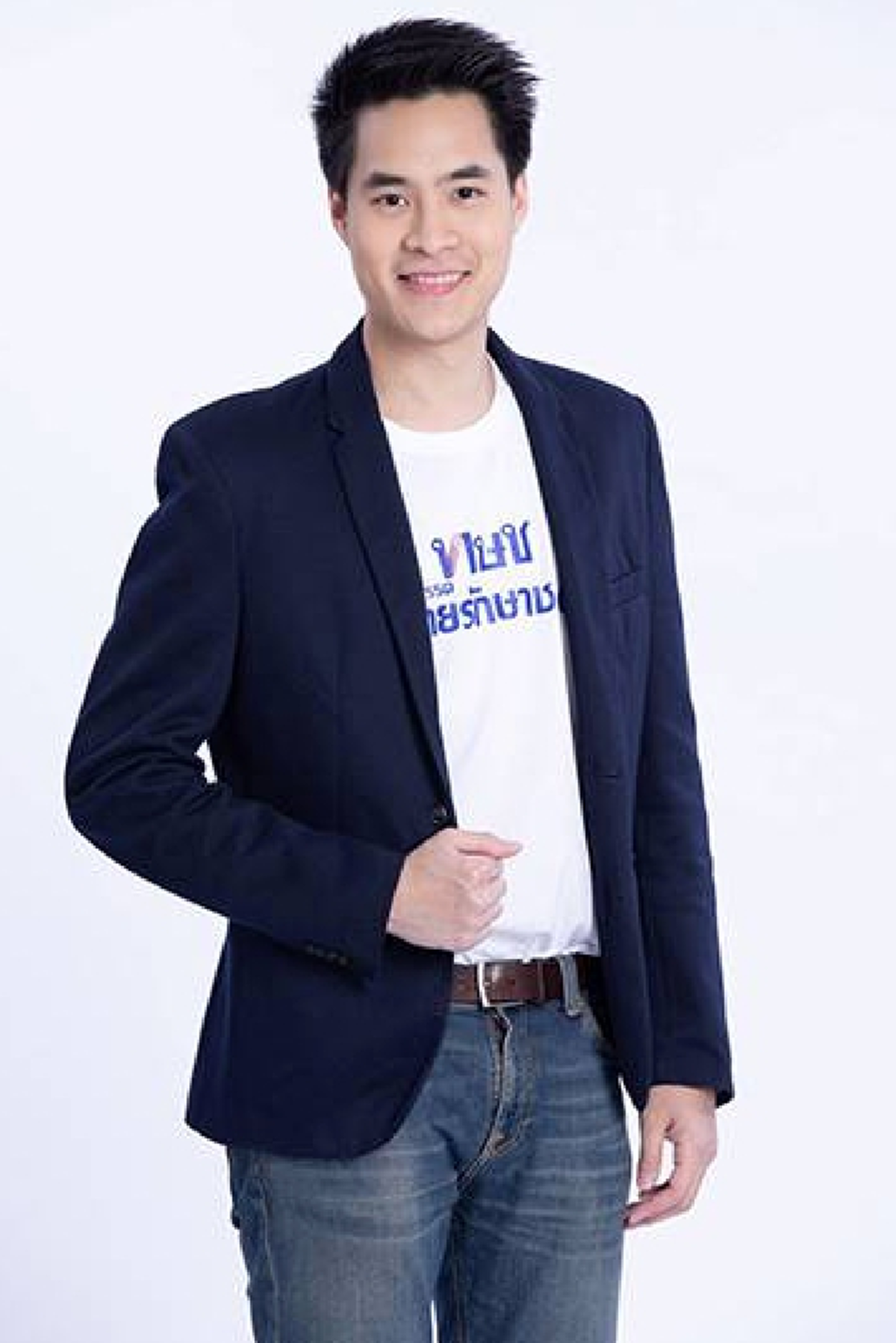 อาชีพก่อนเบี่ยงเข็มลงเล่นการเมือง ของ 8 นักการเมืองไทย