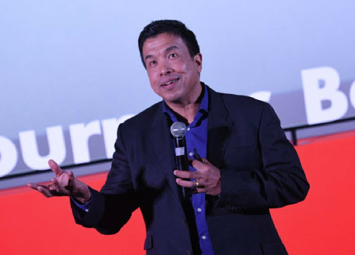 อาชีพก่อนเบี่ยงเข็มลงเล่นการเมือง ของ 8 นักการเมืองไทย