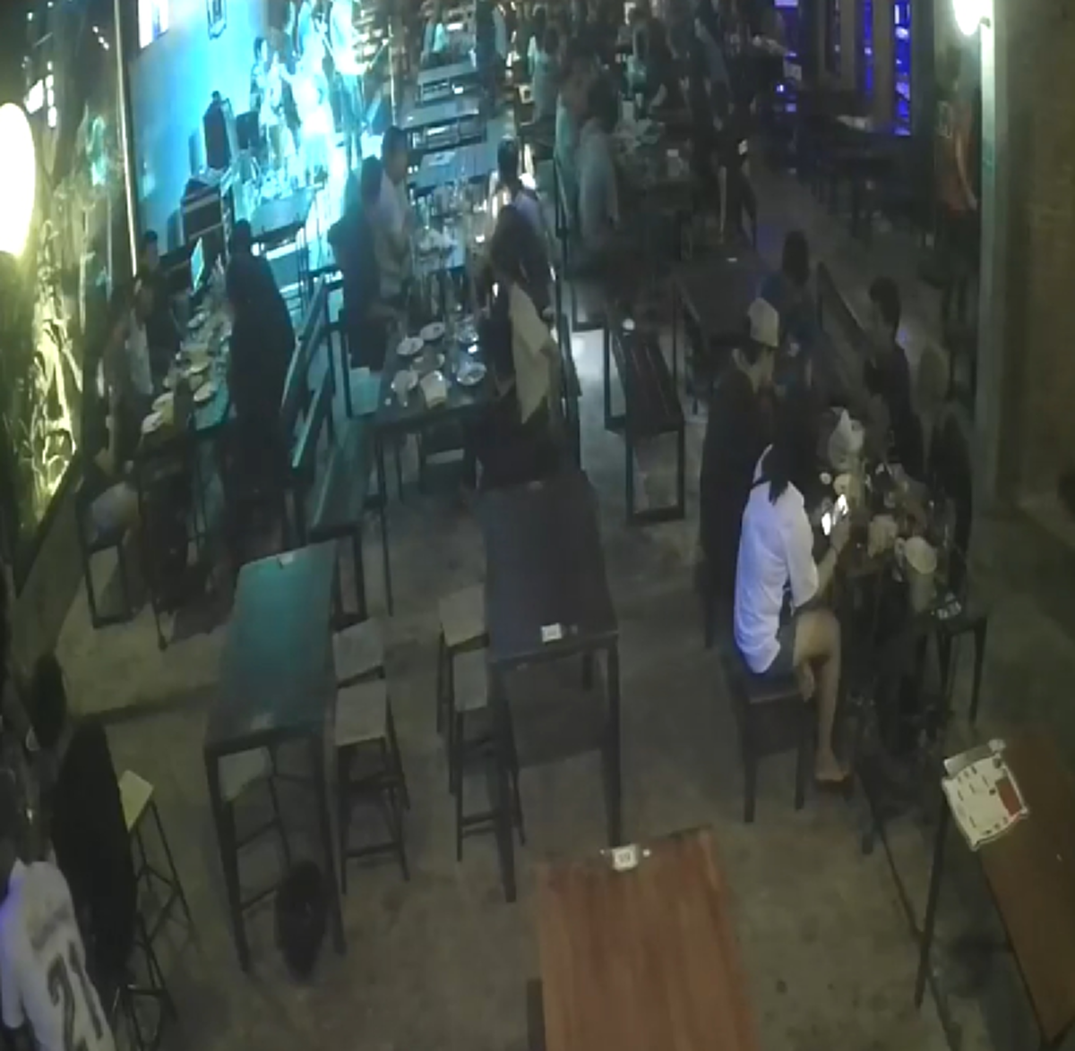 4 สาวหายยกโต๊ะ ร้านประกาศตามหา